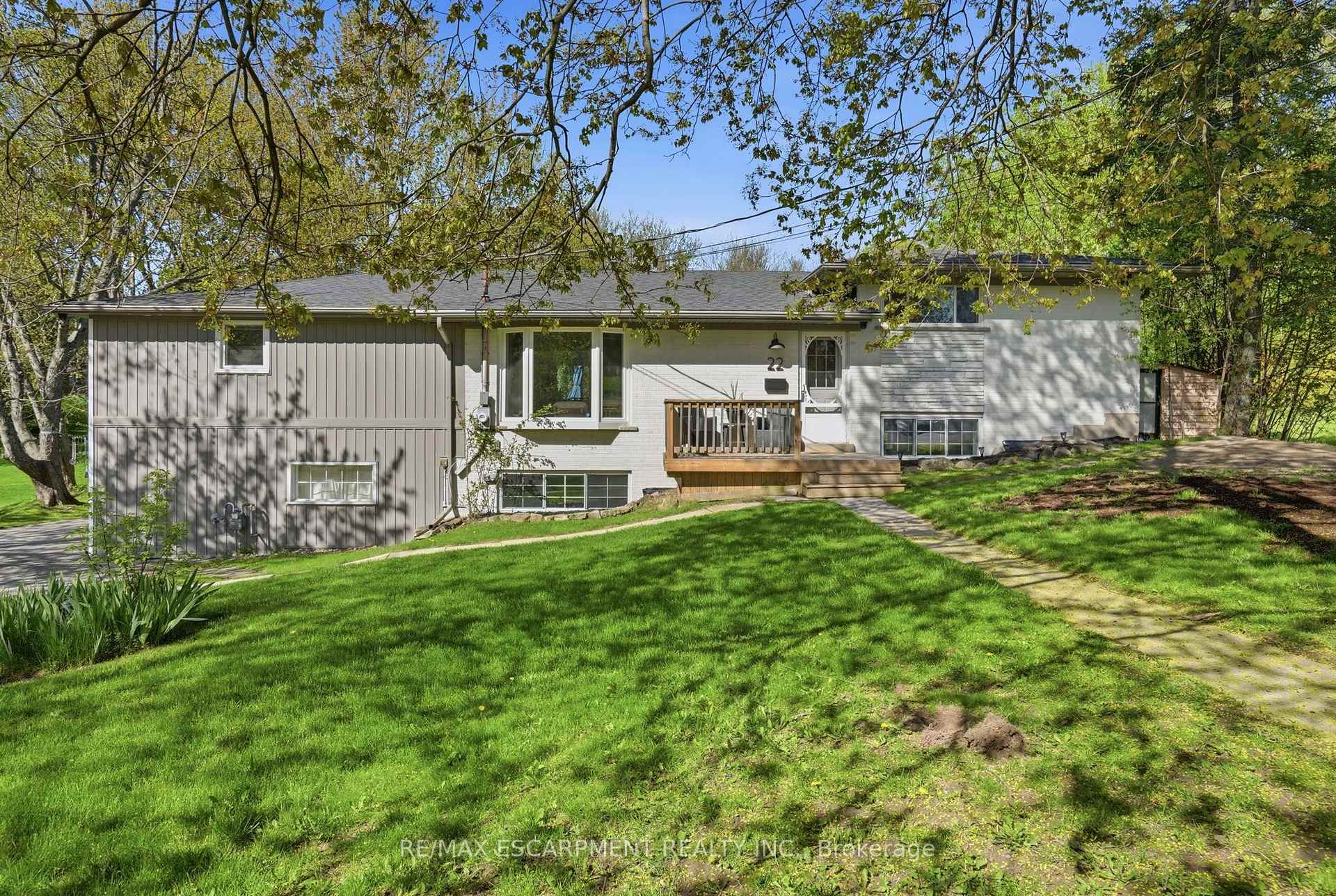 Photo 2 of 22 Rosebough Street, Hamilton, Dundas — HOMEH