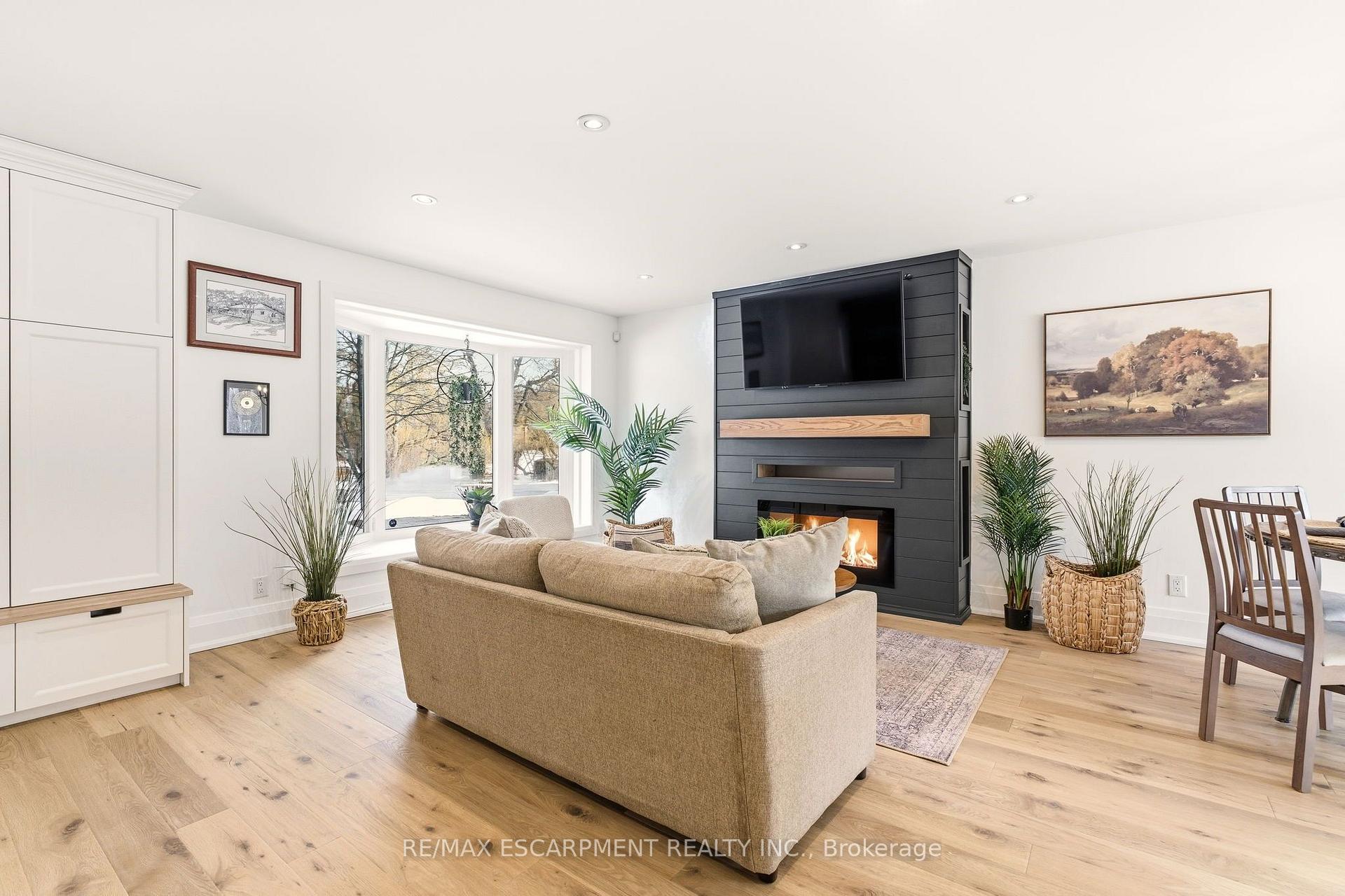 Photo 7 of 22 Rosebough Street, Hamilton, Dundas — HOMEH