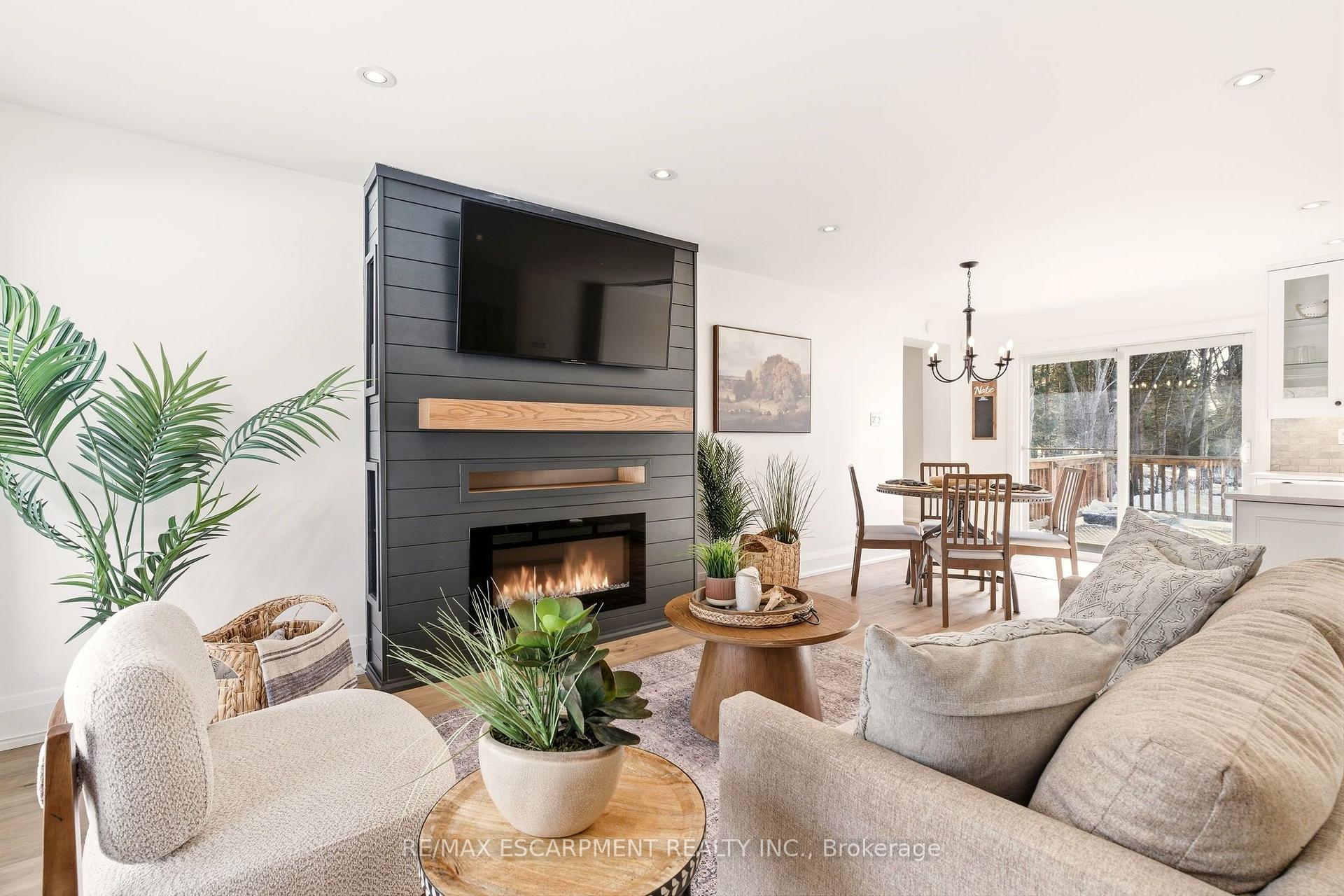 Photo 9 of 22 Rosebough Street, Hamilton, Dundas — HOMEH