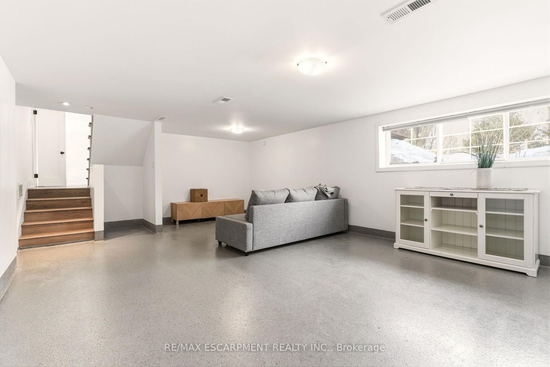 Photo 32 of 22 Rosebough Street, Hamilton, Dundas — HOMEH