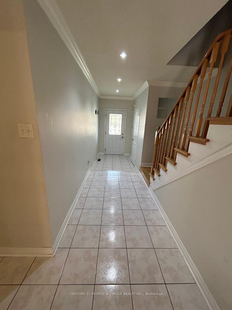 Photo 2 of 52 Treasure Drive, Brampton, Fletcher's Meadow — HOMEH