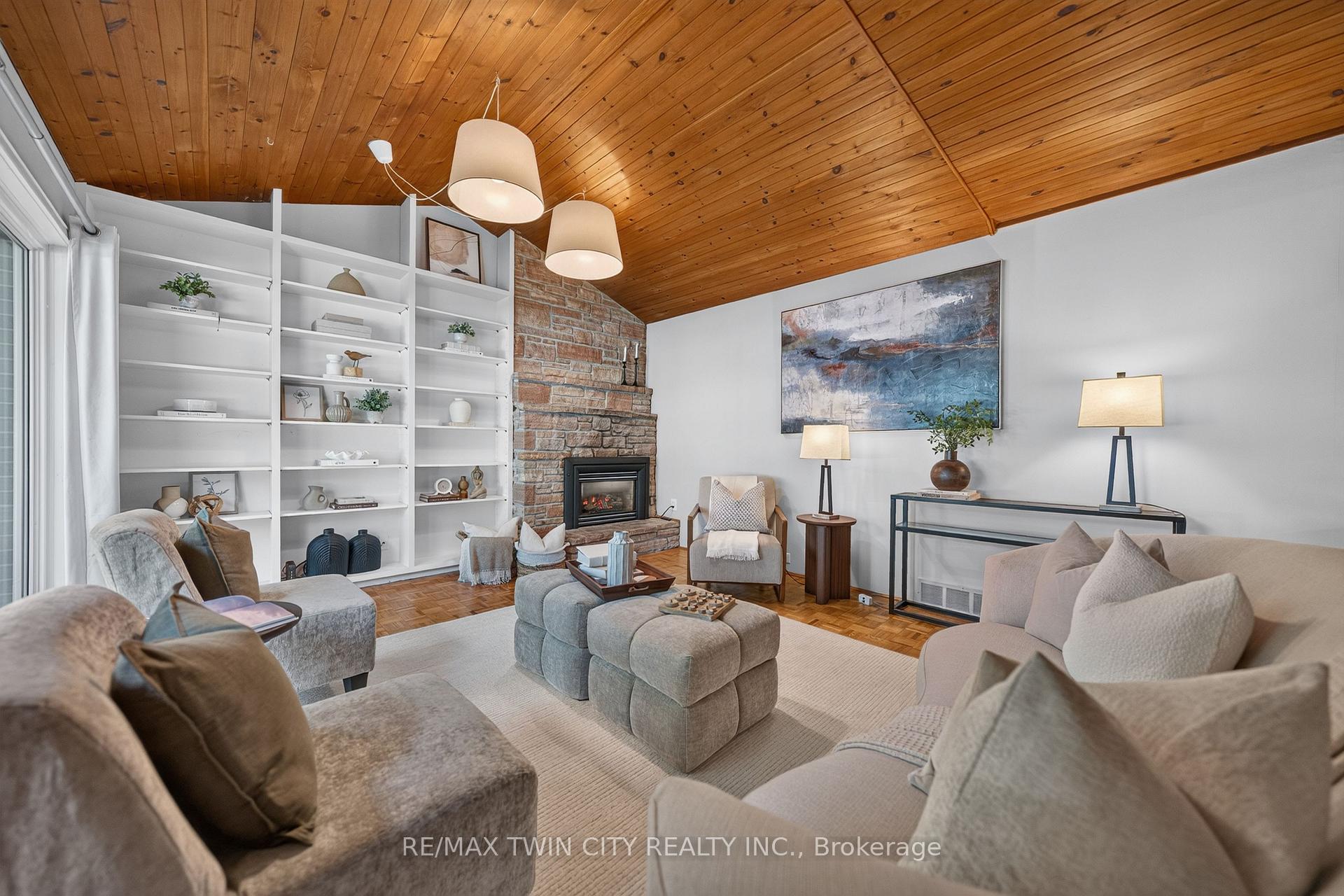 Photo 10 of 337 Marlowe Drive, Waterloo, Beechwood — HOMEH