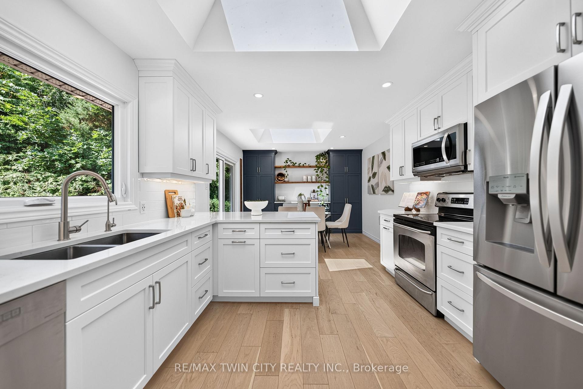 Photo 19 of 337 Marlowe Drive, Waterloo, Beechwood — HOMEH