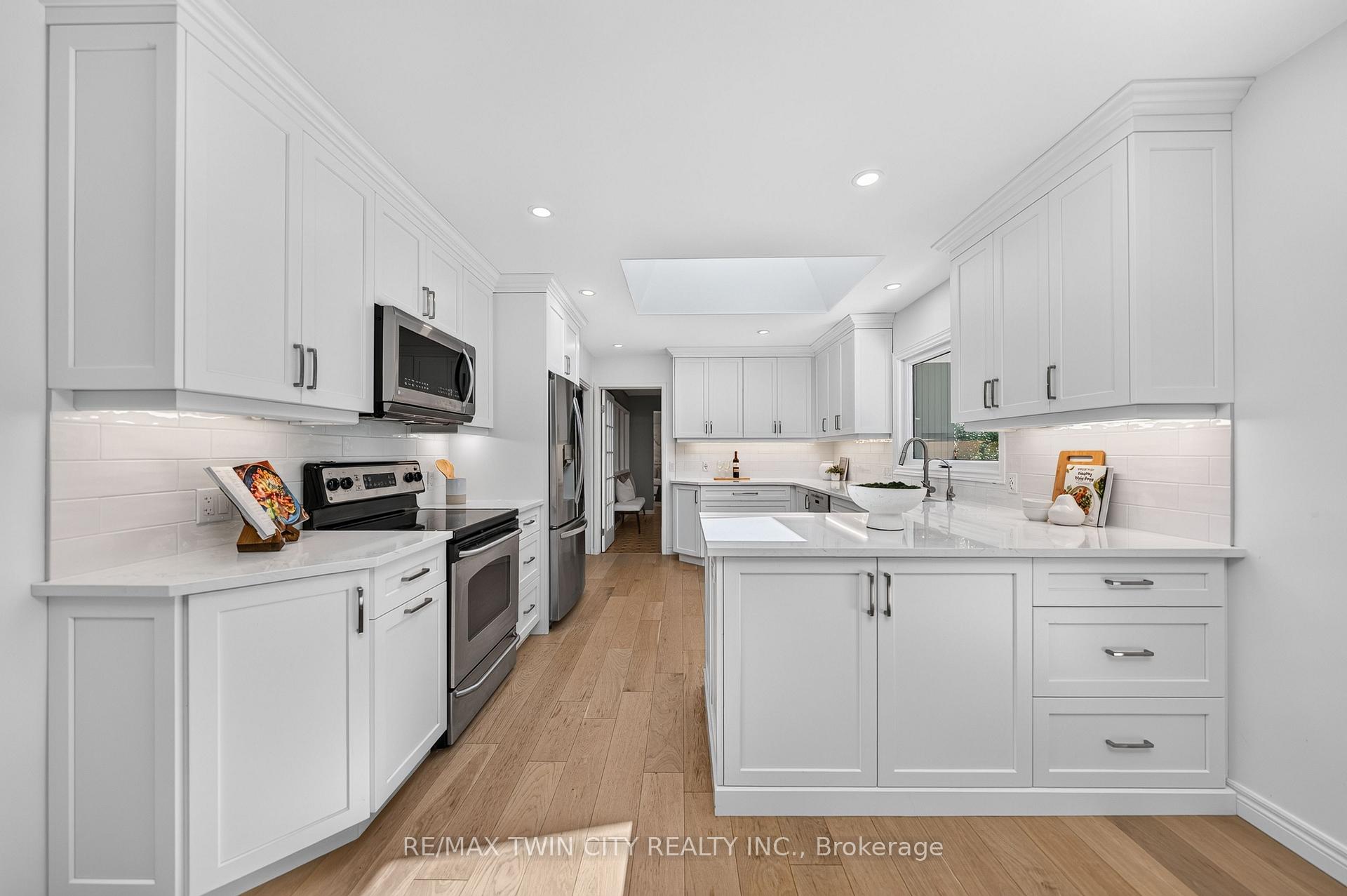 Photo 21 of 337 Marlowe Drive, Waterloo, Beechwood — HOMEH