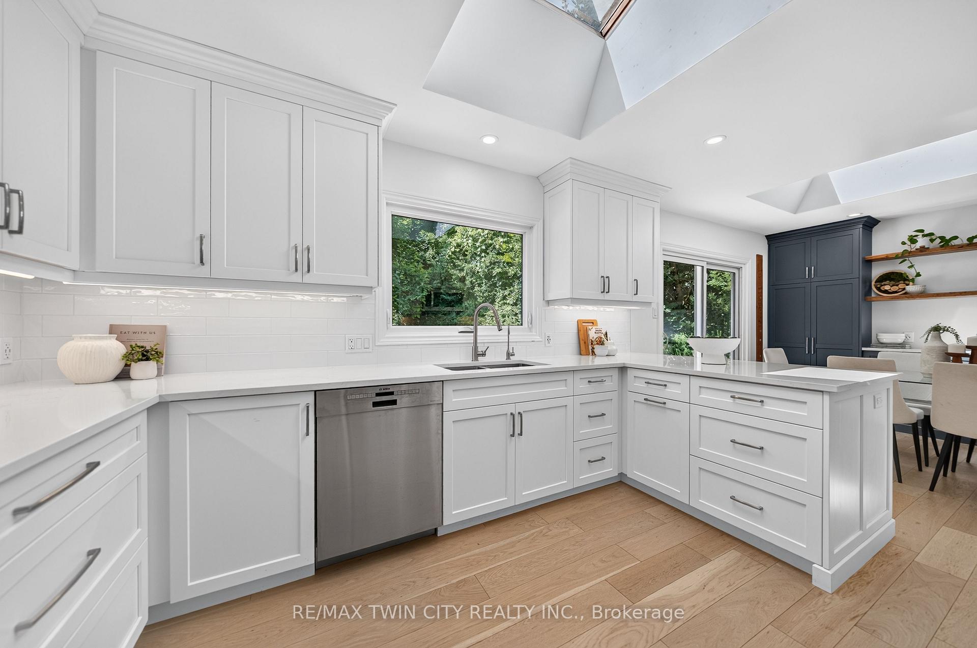 Photo 23 of 337 Marlowe Drive, Waterloo, Beechwood — HOMEH