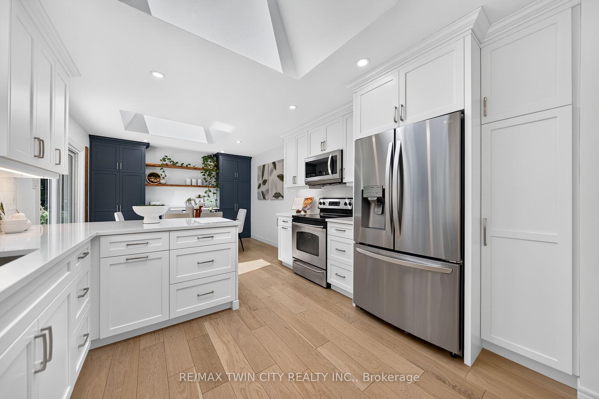 Photo 24 of 337 Marlowe Drive, Waterloo, Beechwood — HOMEH