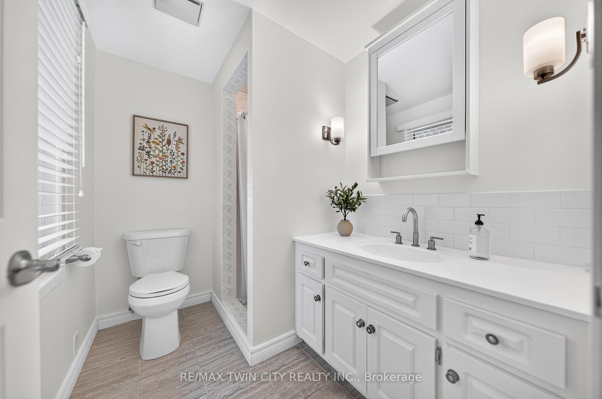 Photo 30 of 337 Marlowe Drive, Waterloo, Beechwood — HOMEH