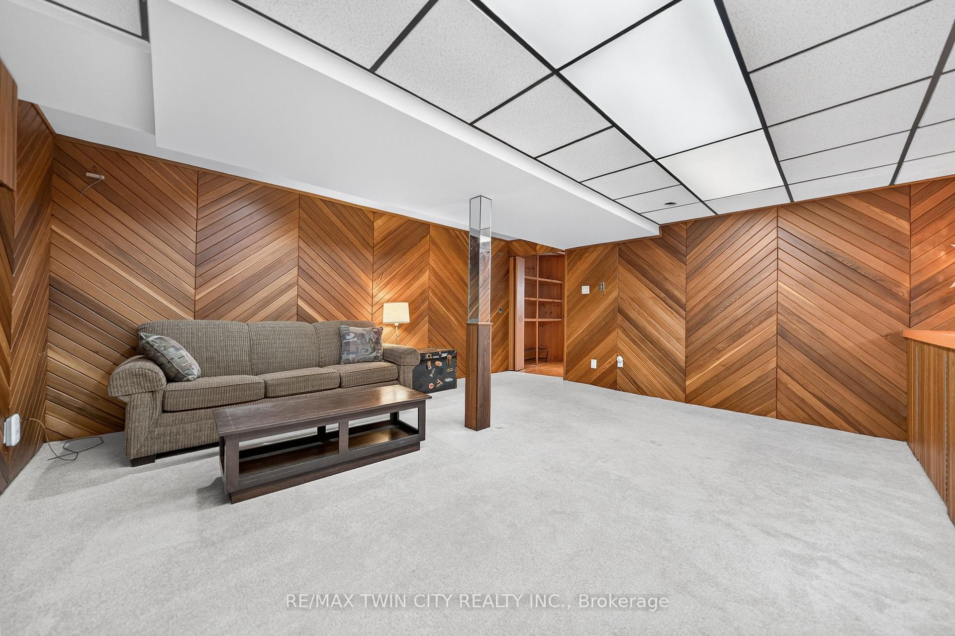 Photo 37 of 337 Marlowe Drive, Waterloo, Beechwood — HOMEH