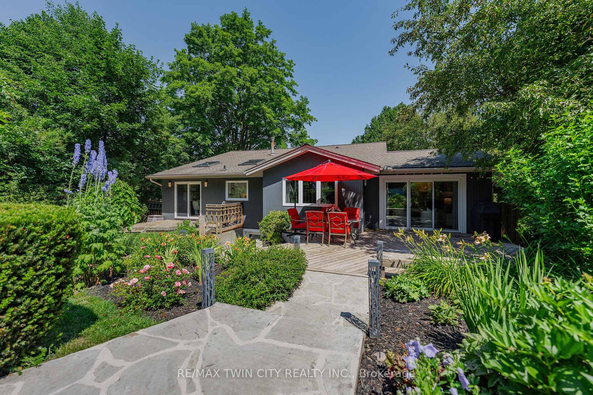 Photo 40 of 337 Marlowe Drive, Waterloo, Beechwood — HOMEH