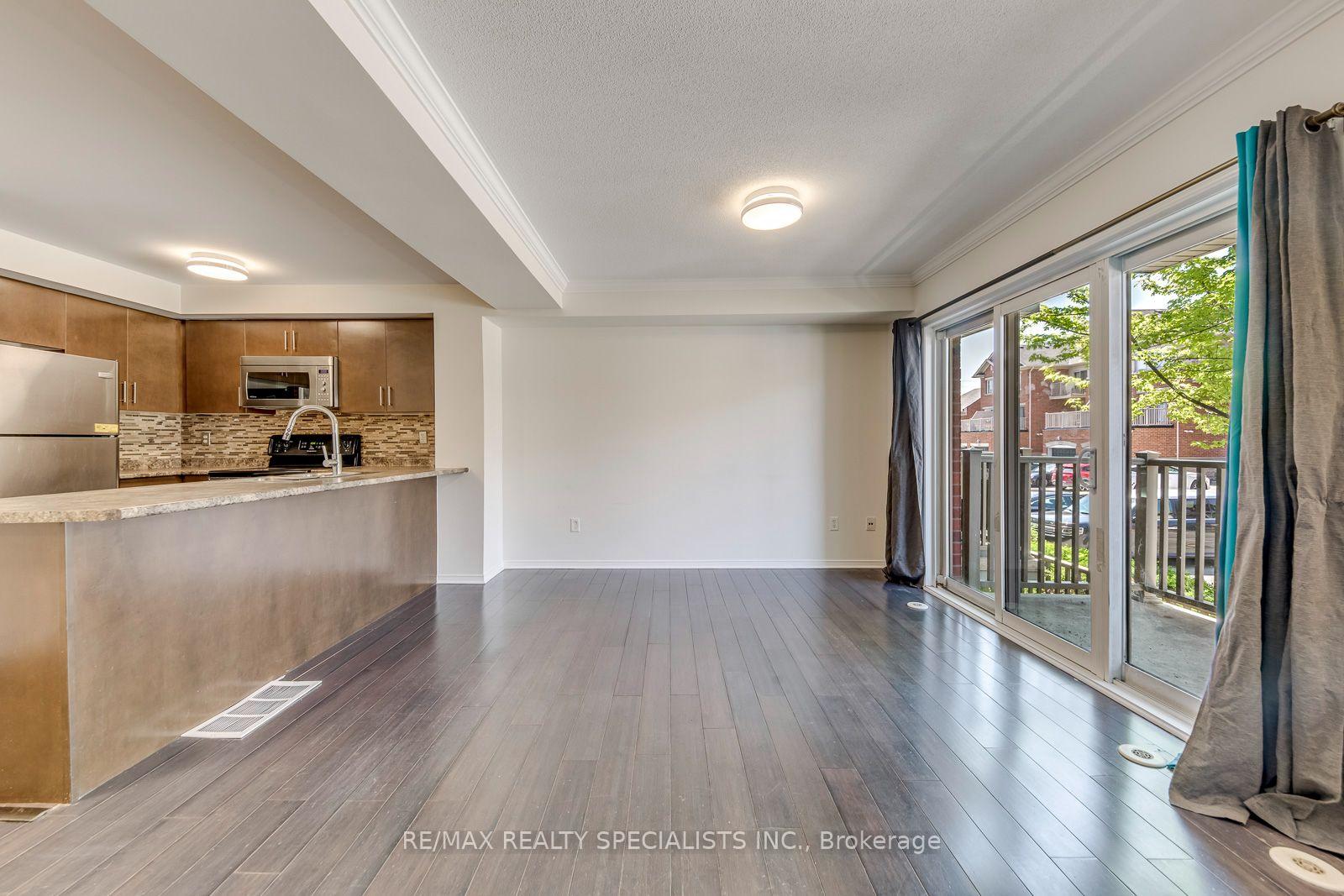 Photo 6 of Unit 3, 3250 Bentley Drive, Mississauga, Churchill Meadows — HOMEH