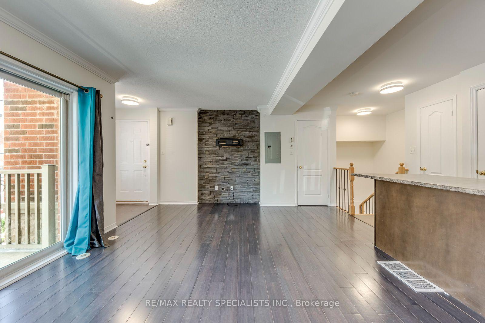 Photo 9 of Unit 3, 3250 Bentley Drive, Mississauga, Churchill Meadows — HOMEH