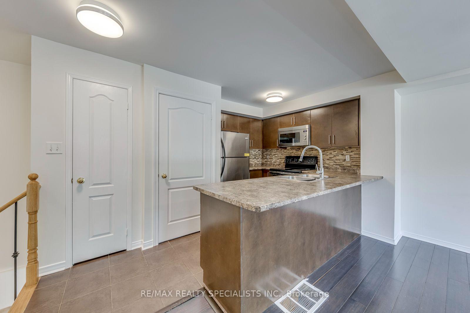Photo 15 of Unit 3, 3250 Bentley Drive, Mississauga, Churchill Meadows — HOMEH