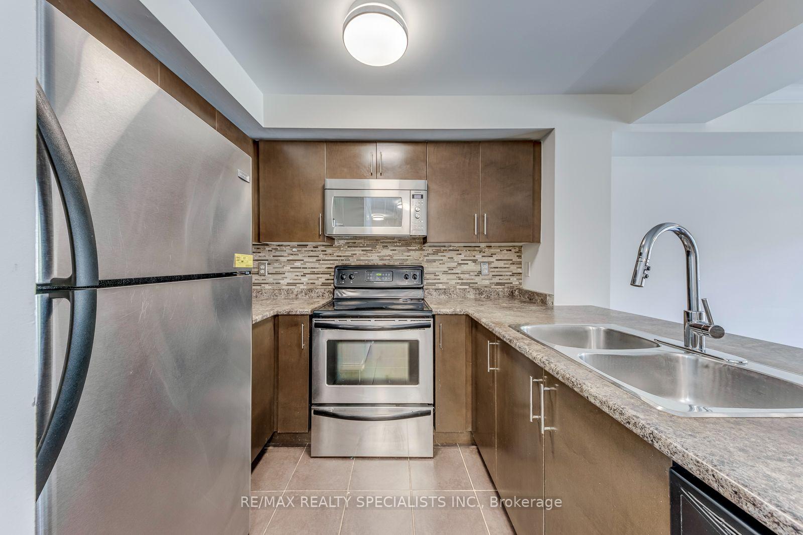 Photo 17 of Unit 3, 3250 Bentley Drive, Mississauga, Churchill Meadows — HOMEH