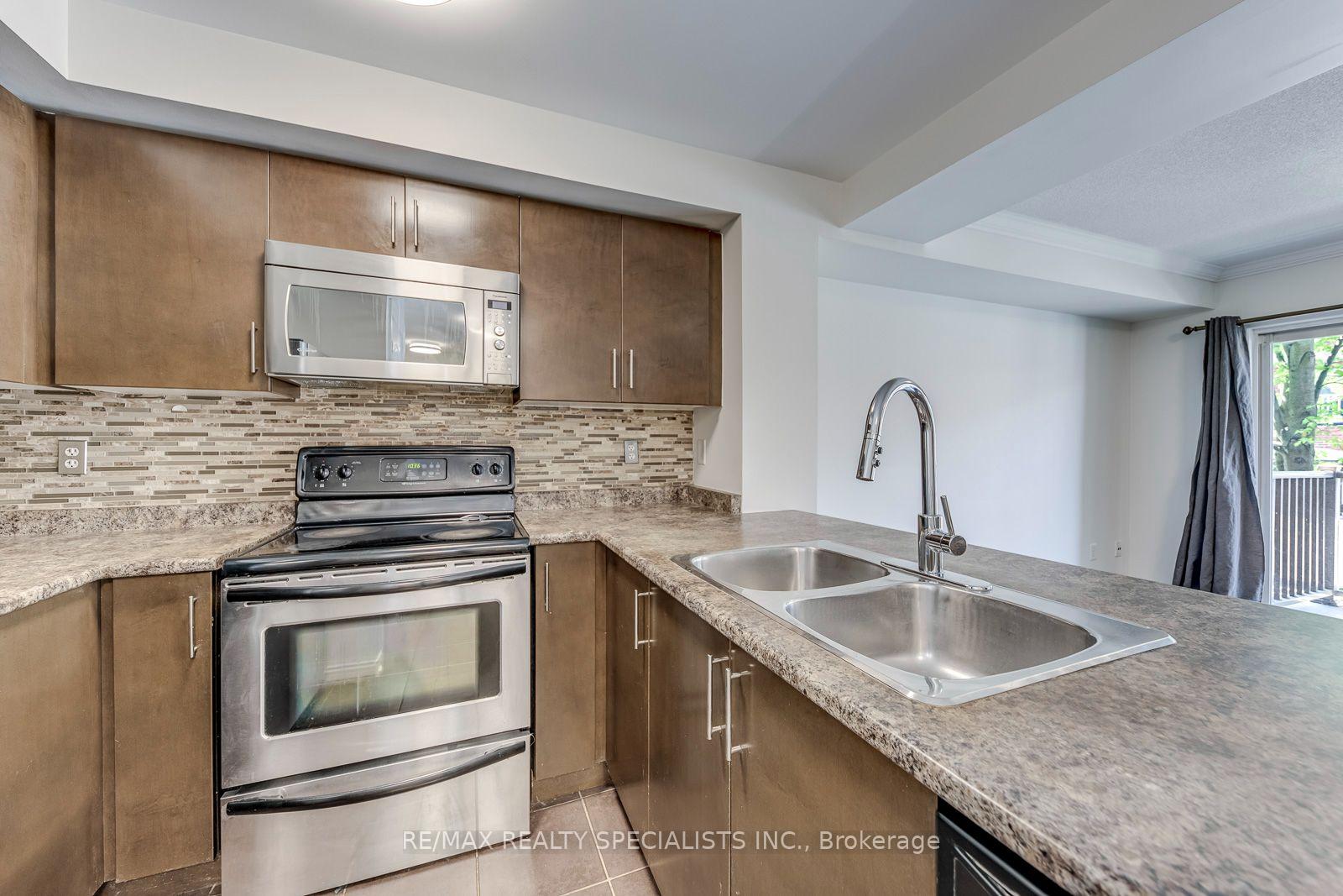 Photo 18 of Unit 3, 3250 Bentley Drive, Mississauga, Churchill Meadows — HOMEH