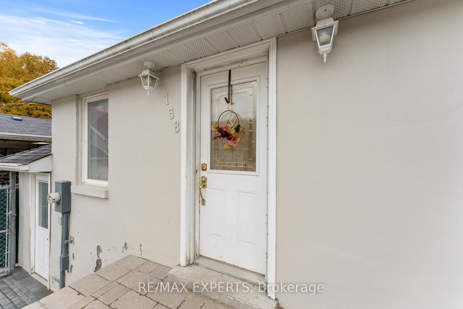 Photo 3 of 142 King Street E, Caledon, Bolton East — HOMEH