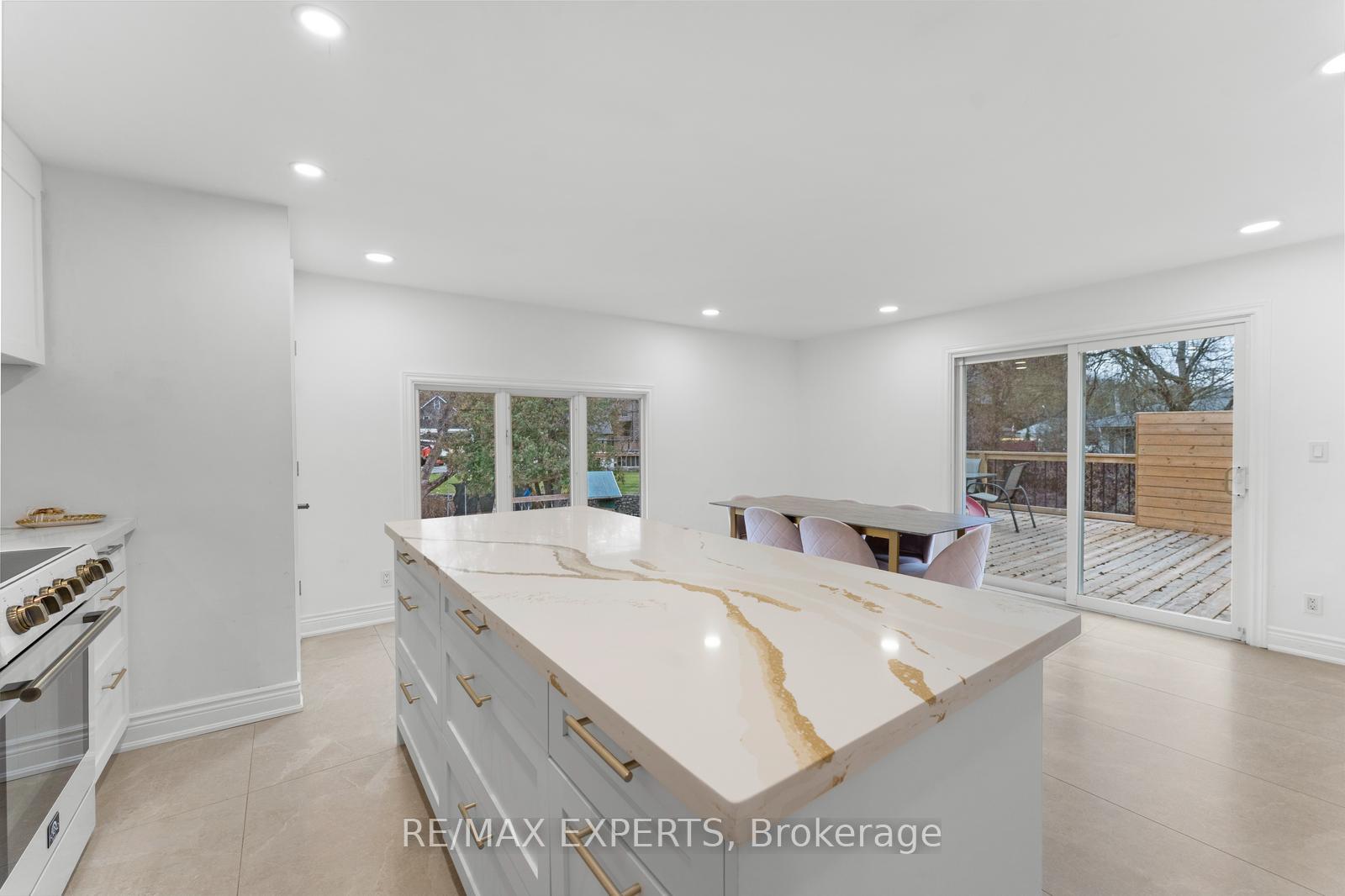 Photo 8 of 142 King Street E, Caledon, Bolton East — HOMEH