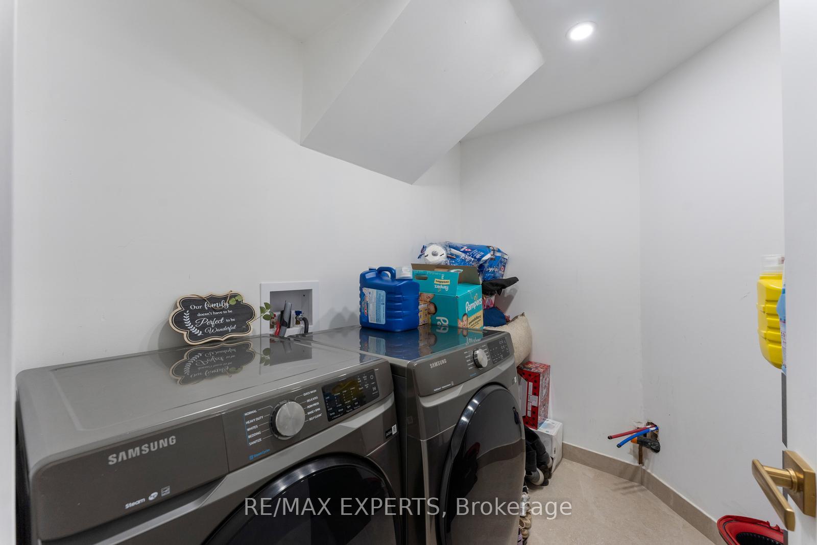 Photo 16 of 142 King Street E, Caledon, Bolton East — HOMEH