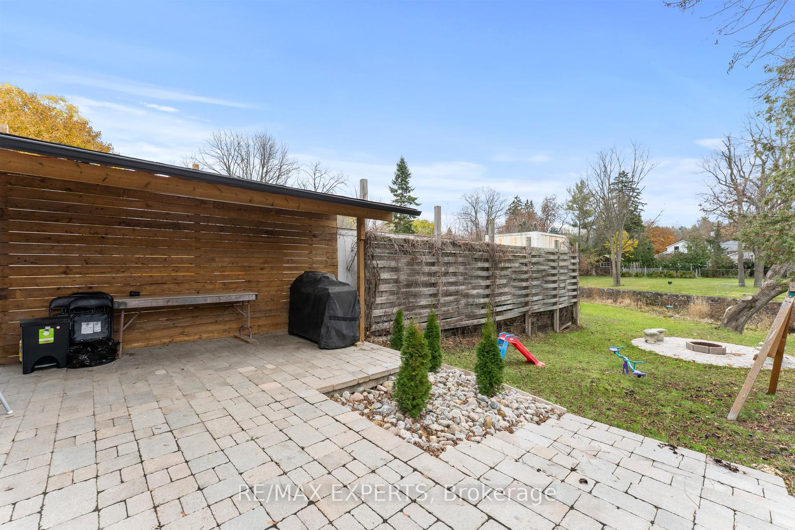 Photo 33 of 142 King Street E, Caledon, Bolton East — HOMEH