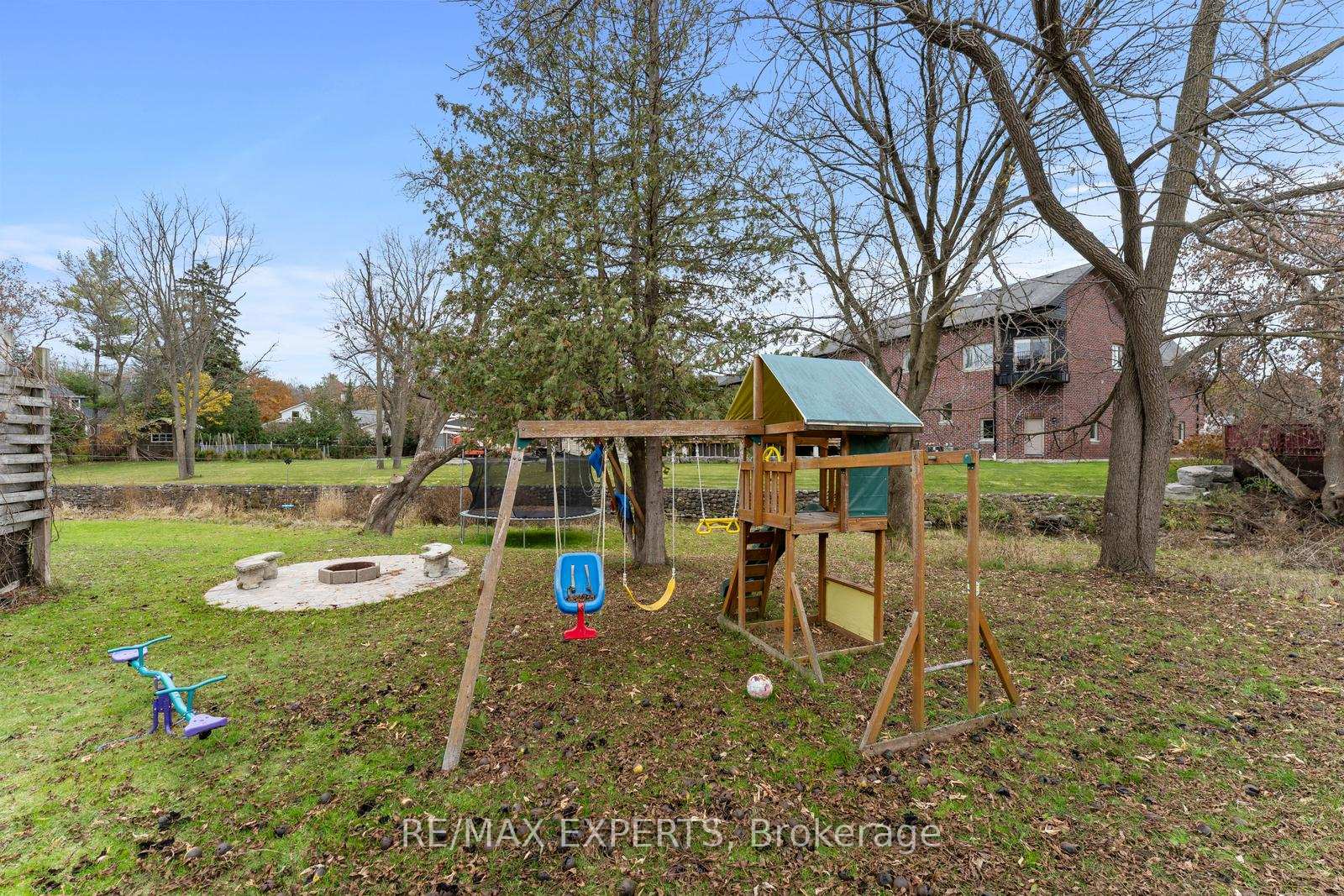 Photo 34 of 142 King Street E, Caledon, Bolton East — HOMEH