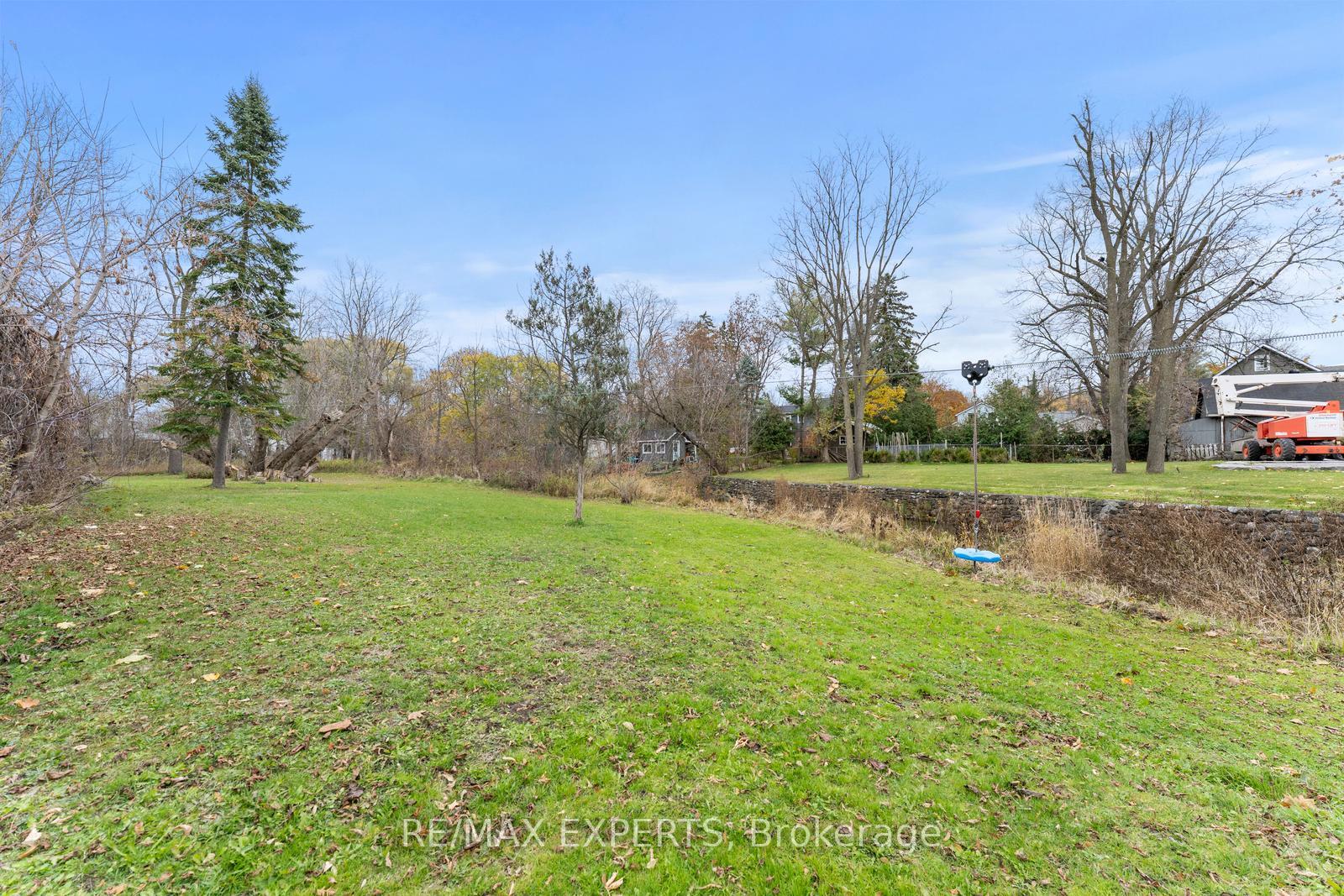 Photo 35 of 142 King Street E, Caledon, Bolton East — HOMEH