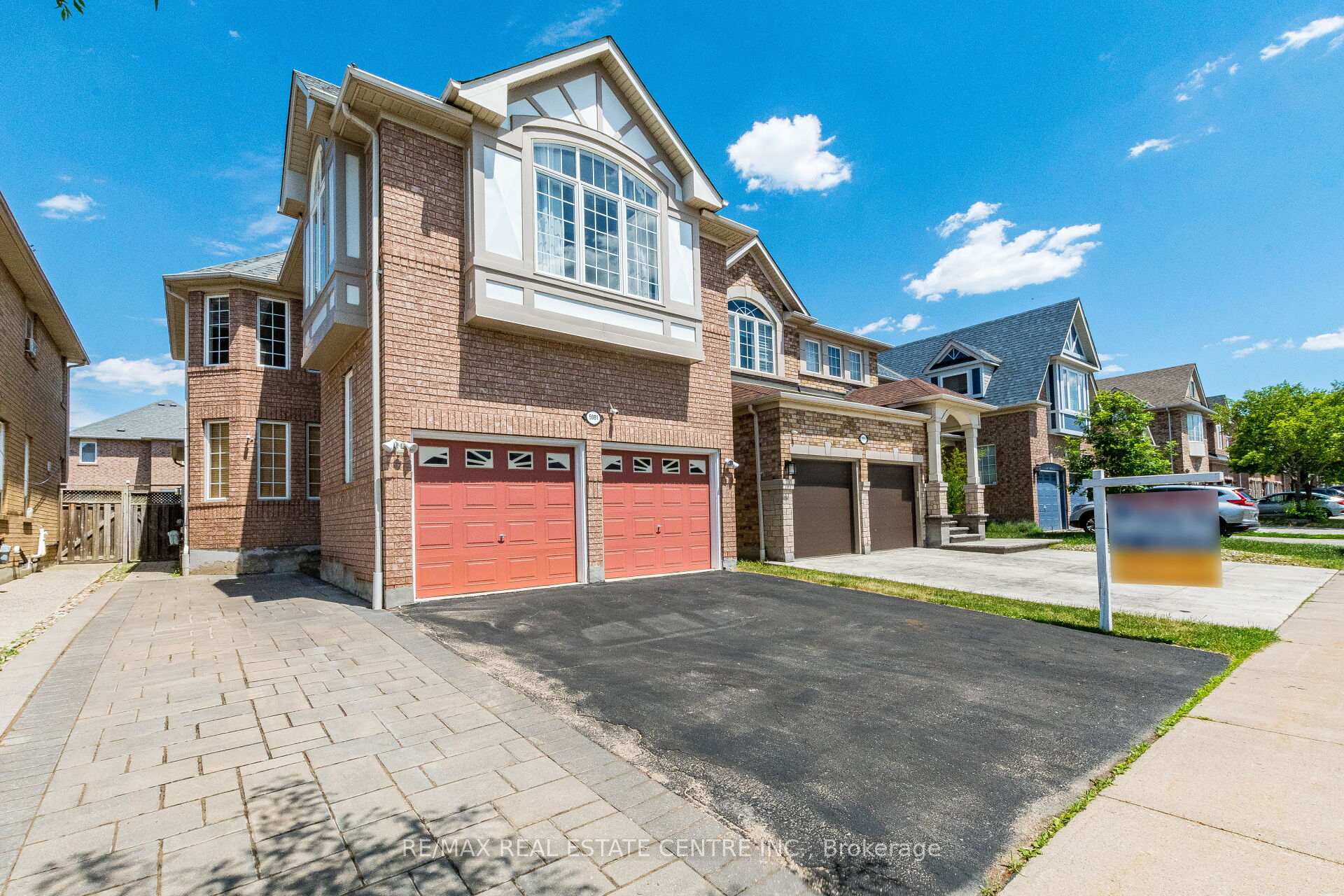 Photo 2 of 5981 Couples Street, Mississauga, East Credit — HOMEH