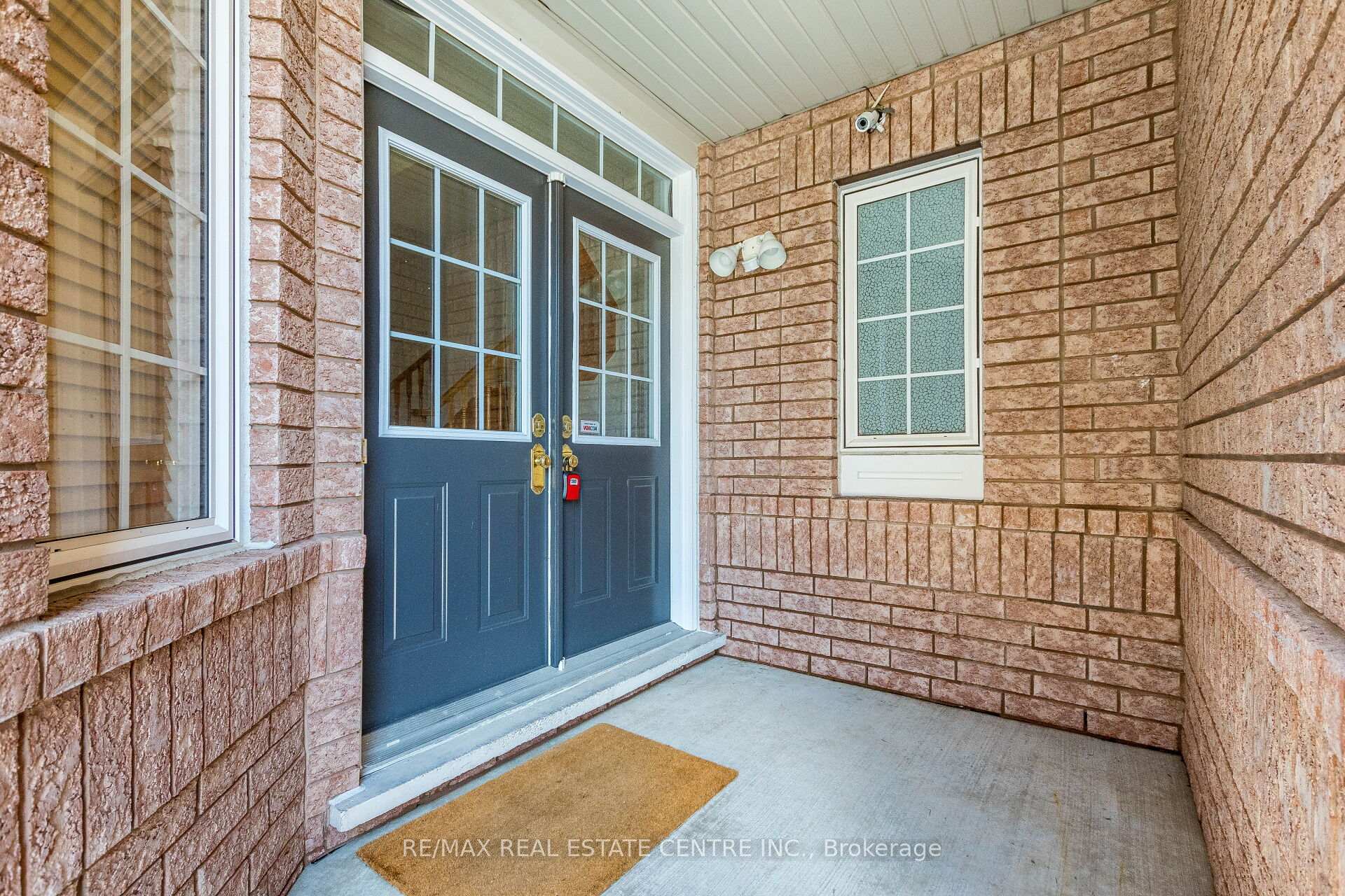 Photo 3 of 5981 Couples Street, Mississauga, East Credit — HOMEH