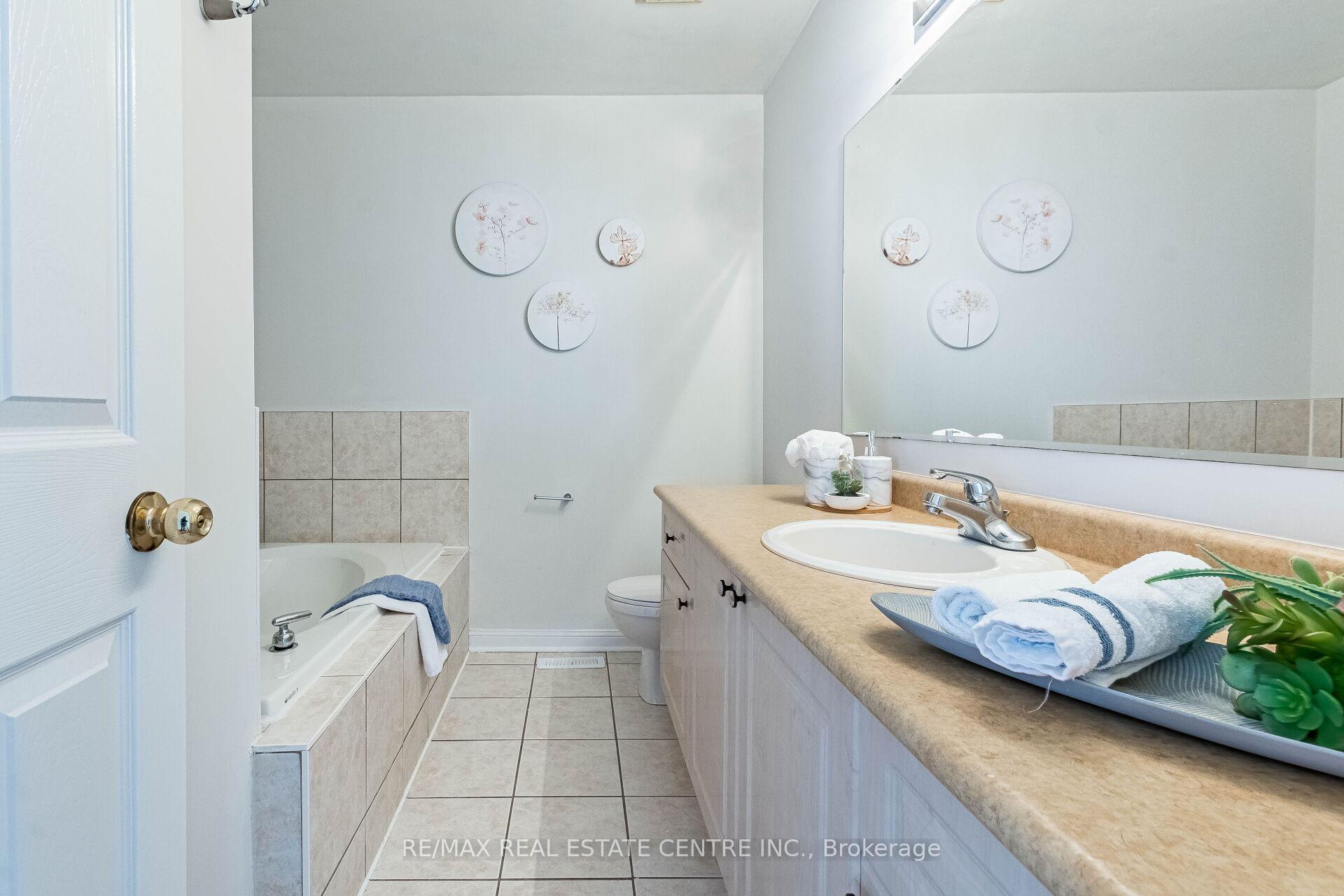 Photo 23 of 5981 Couples Street, Mississauga, East Credit — HOMEH