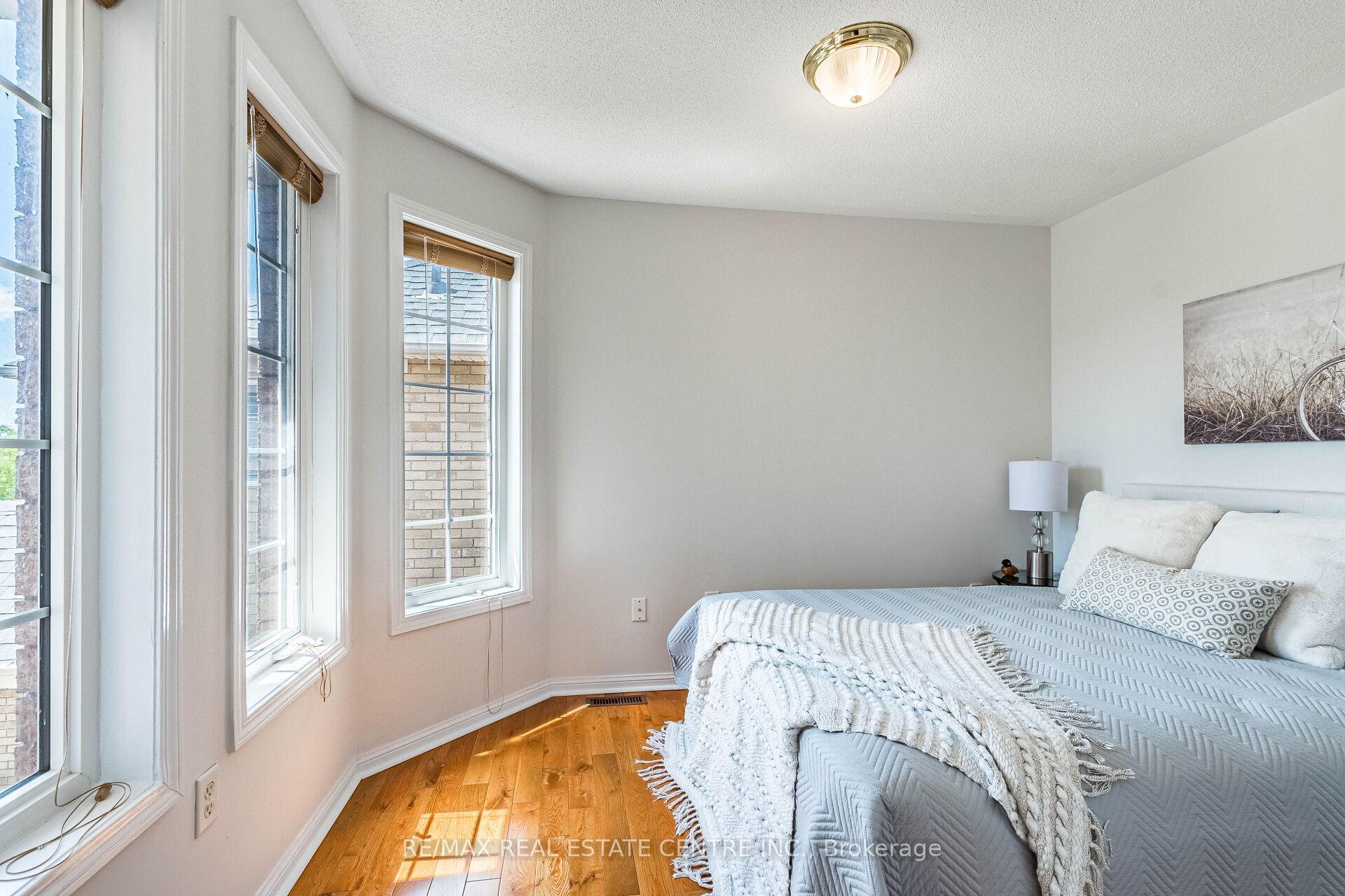 Photo 25 of 5981 Couples Street, Mississauga, East Credit — HOMEH
