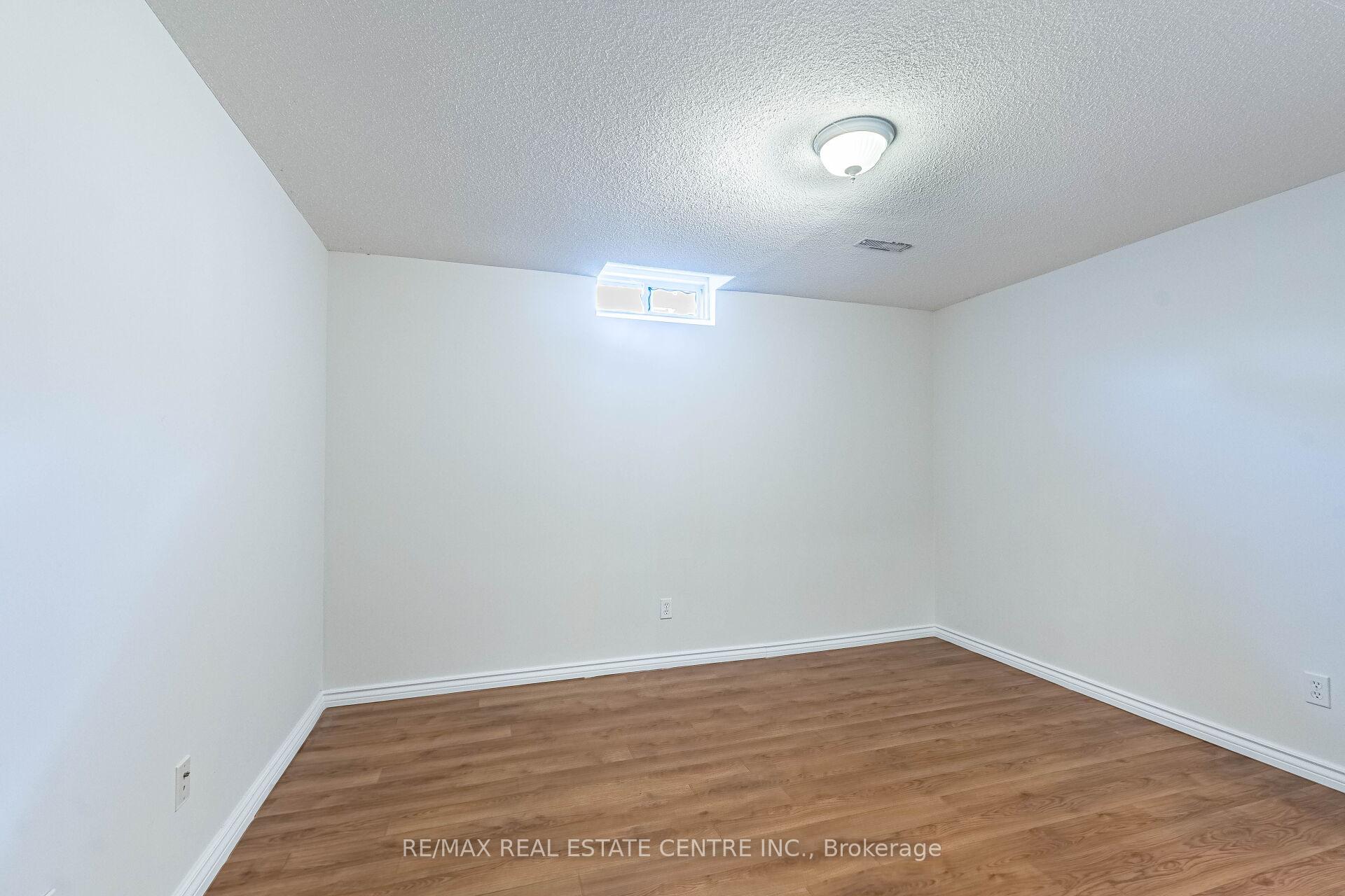 Photo 32 of 5981 Couples Street, Mississauga, East Credit — HOMEH