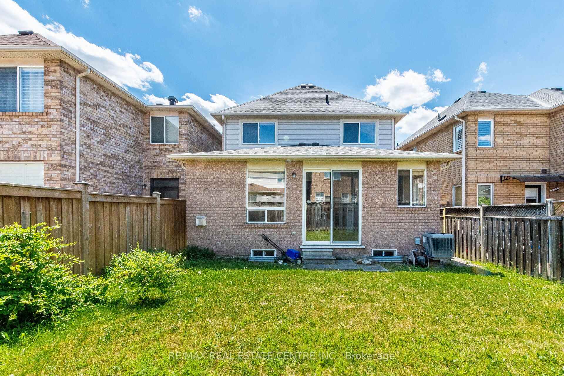 Photo 35 of 5981 Couples Street, Mississauga, East Credit — HOMEH