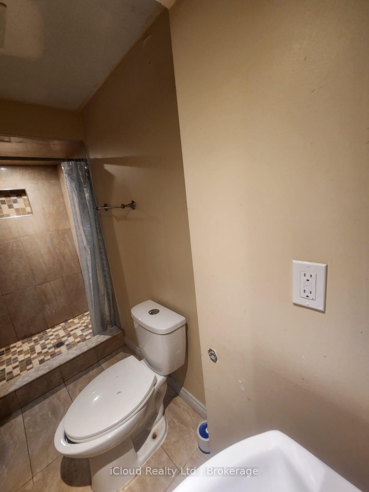 Photo 5 of 2631 Roblo Road, Mississauga, Erin Mills — HOMEH