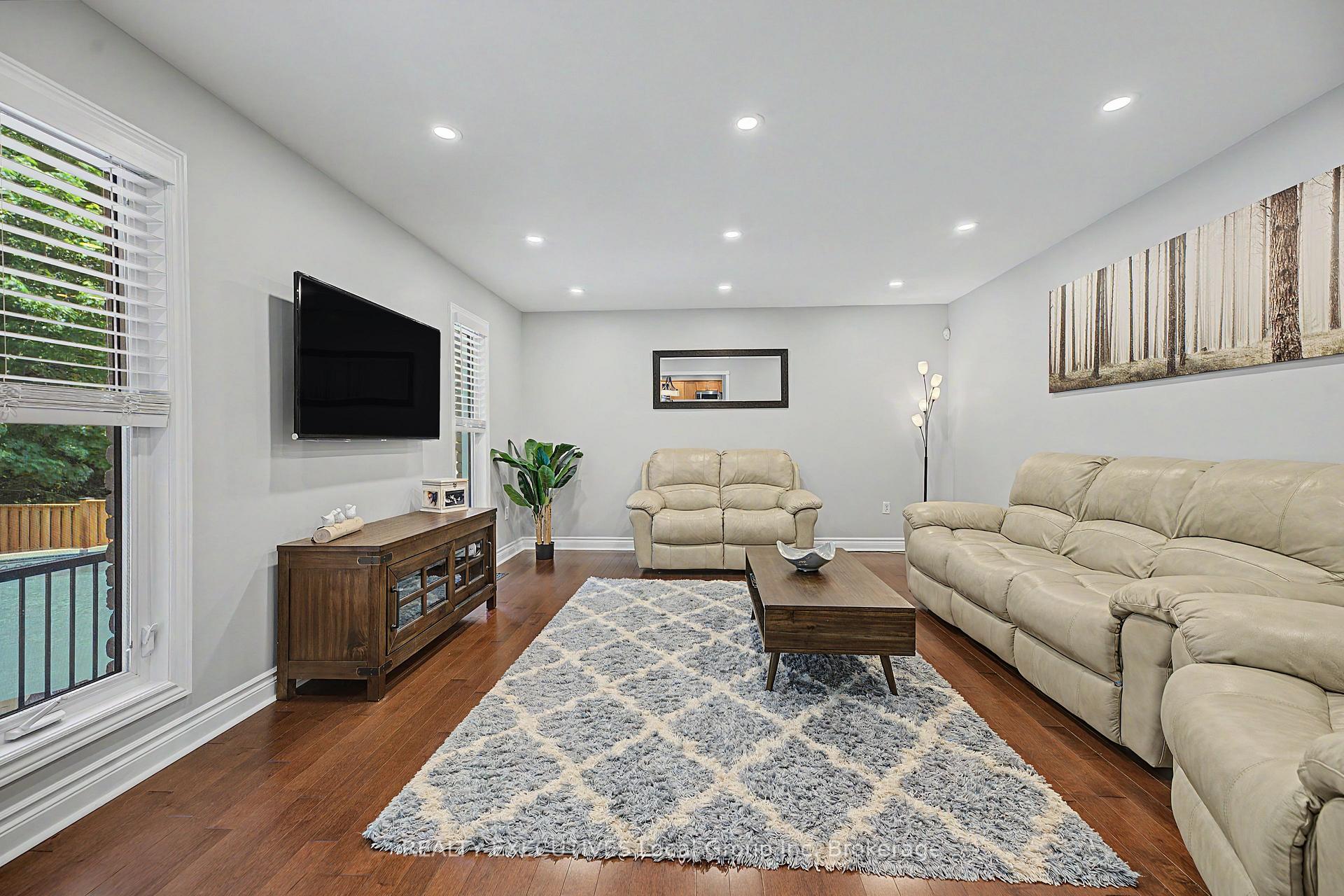 Photo 5 of 16 Vermont Crescent, North Bay, Airport — HOMEH
