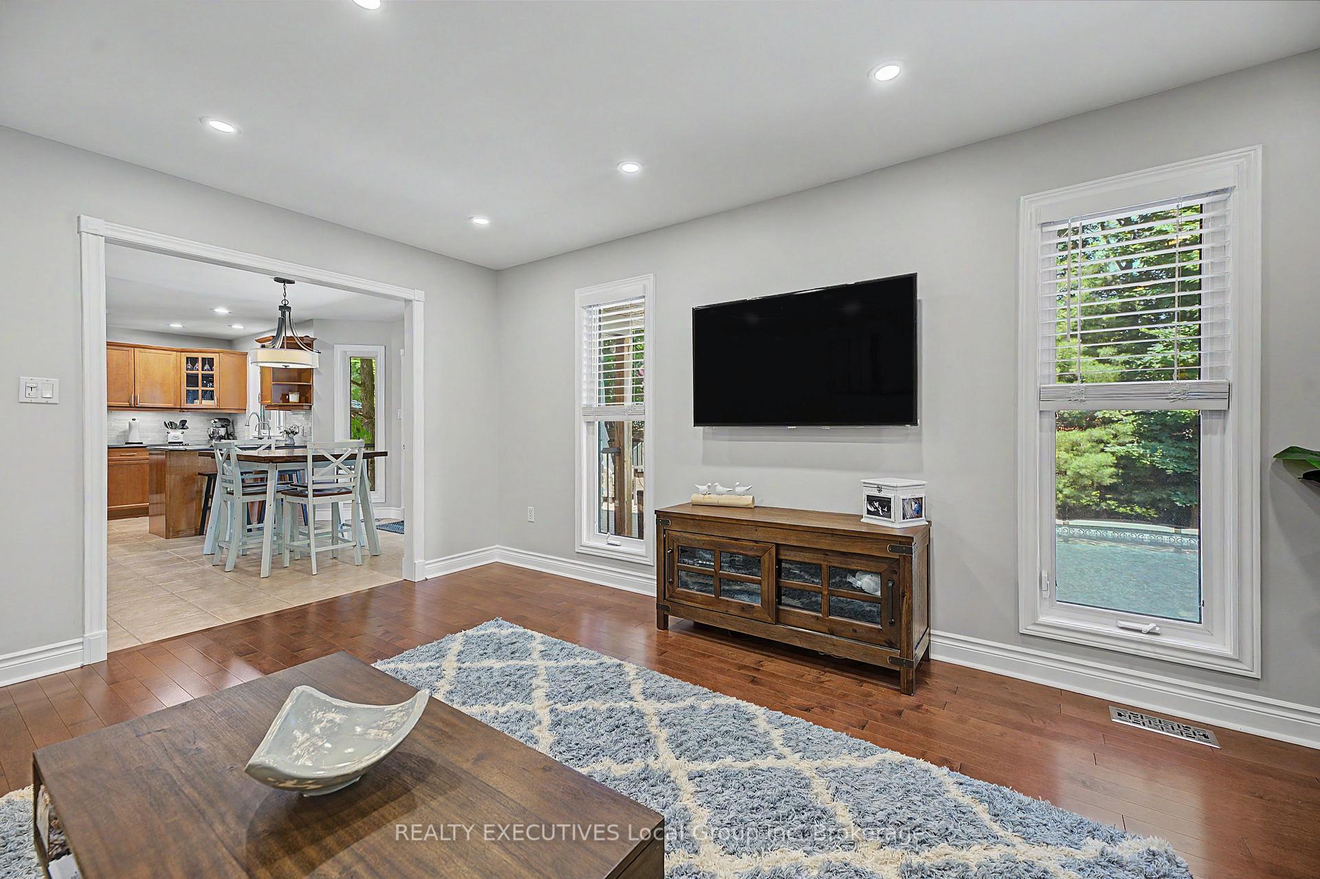 Photo 6 of 16 Vermont Crescent, North Bay, Airport — HOMEH