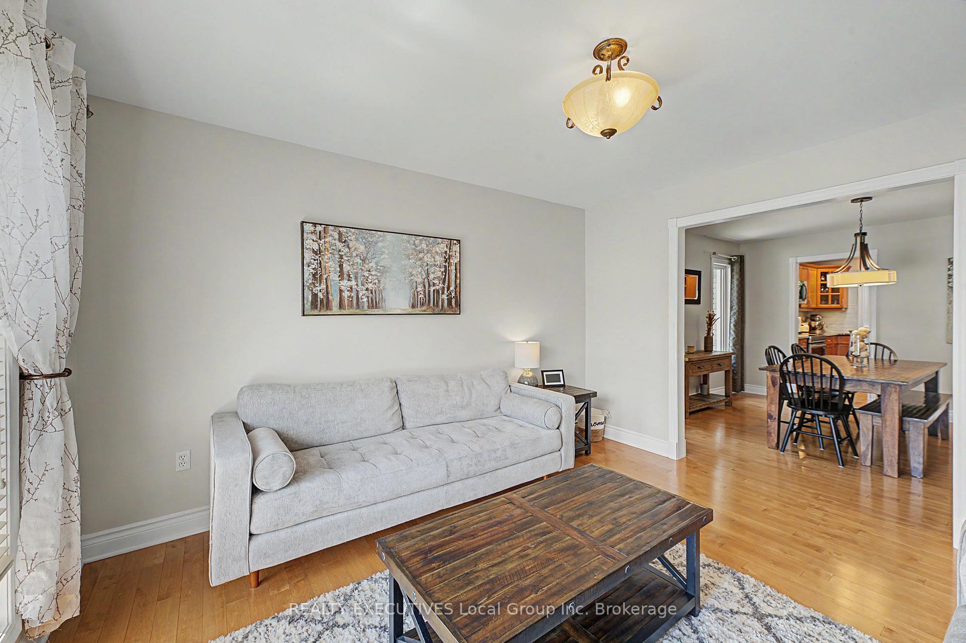 Photo 15 of 16 Vermont Crescent, North Bay, Airport — HOMEH