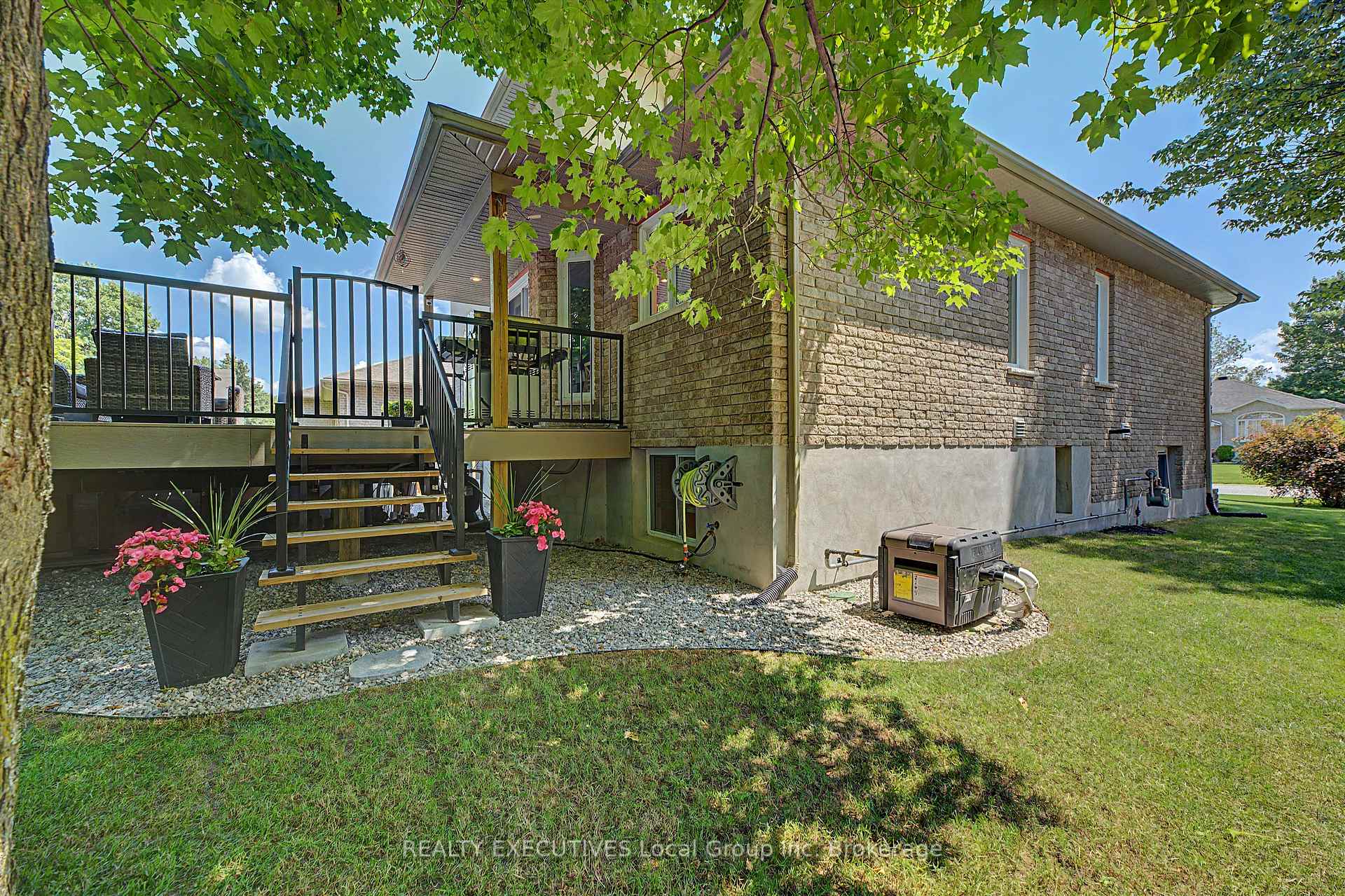 Photo 45 of 16 Vermont Crescent, North Bay, Airport — HOMEH