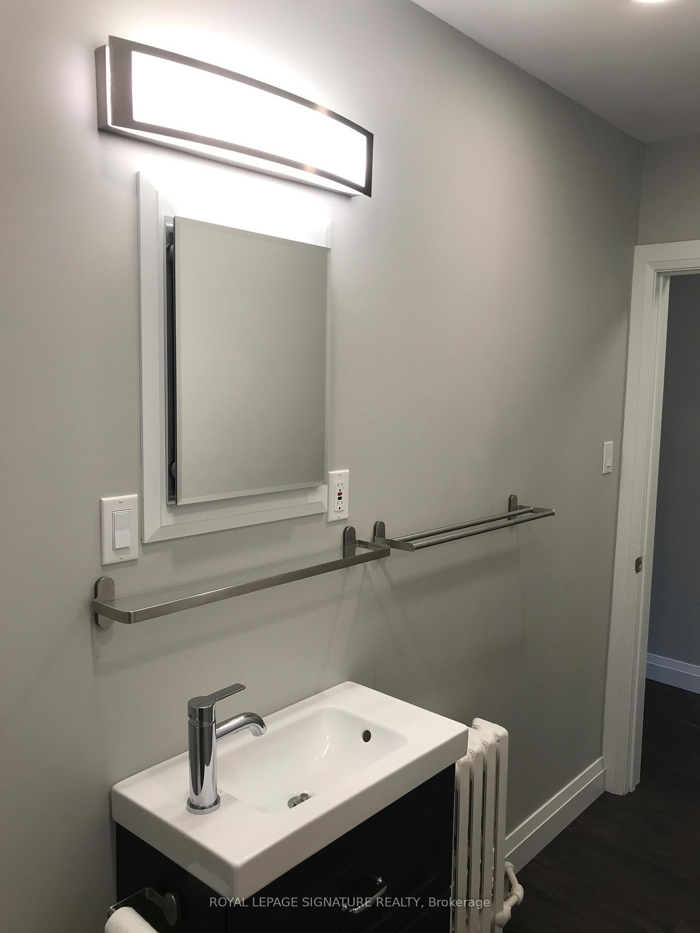 Photo 8 of Unit 1, 273 Lakeshore Road E, Mississauga, Port Credit — HOMEH