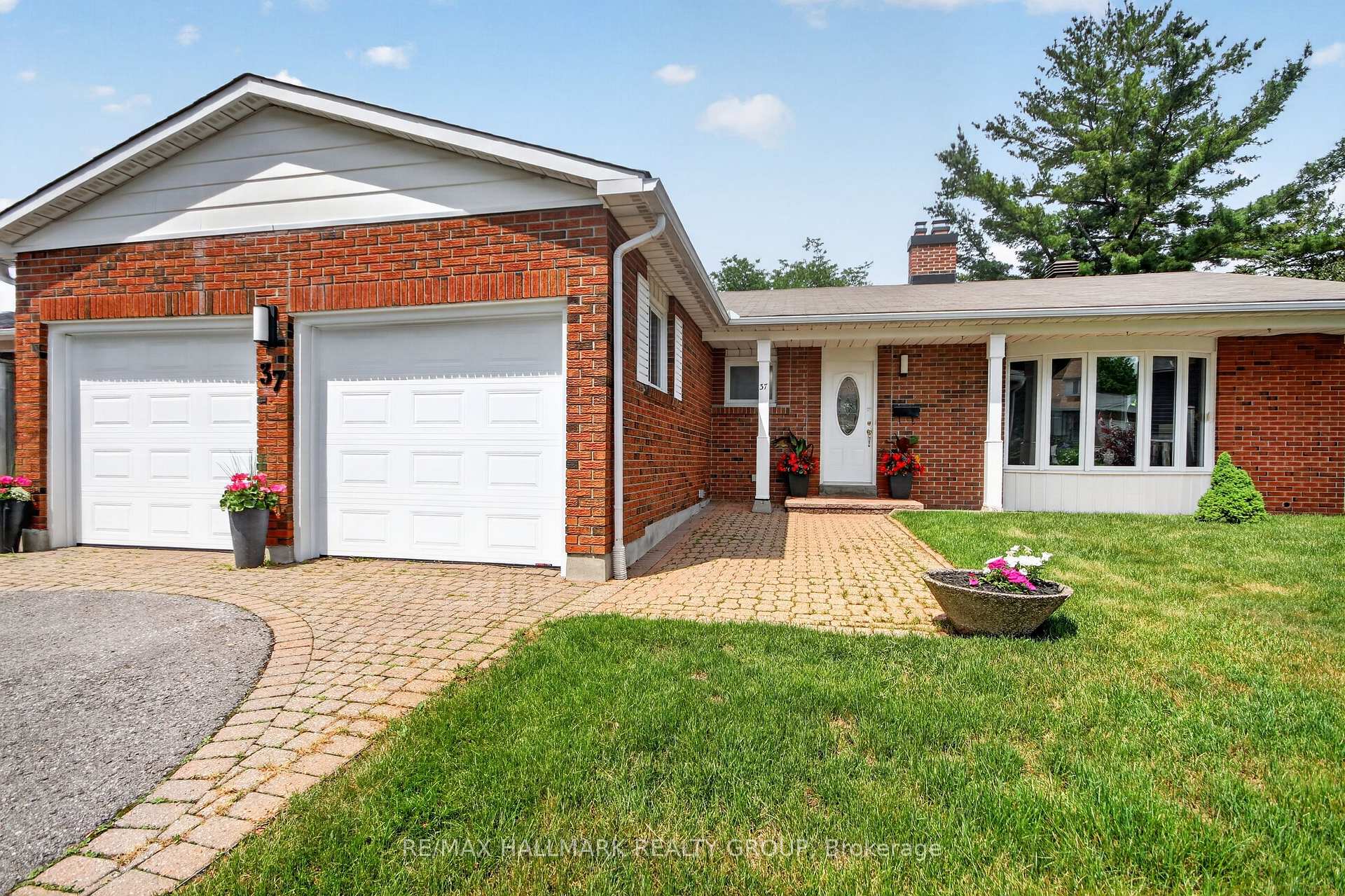 Photo 1 of 37 Parkwood Crescent, Ottawa, Blackburn Hamlet — HOMEH