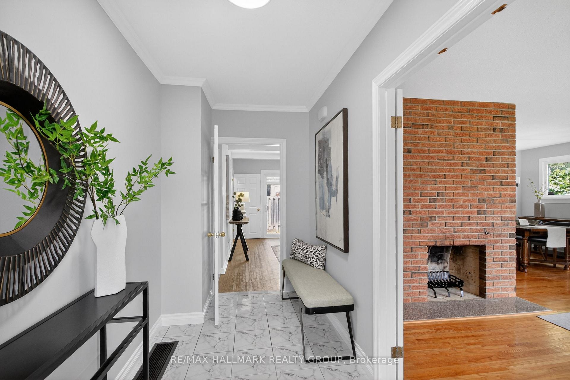 Photo 3 of 37 Parkwood Crescent, Ottawa, Blackburn Hamlet — HOMEH