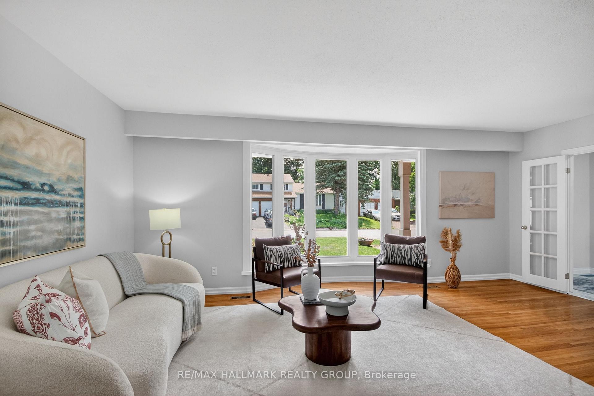 Photo 4 of 37 Parkwood Crescent, Ottawa, Blackburn Hamlet — HOMEH