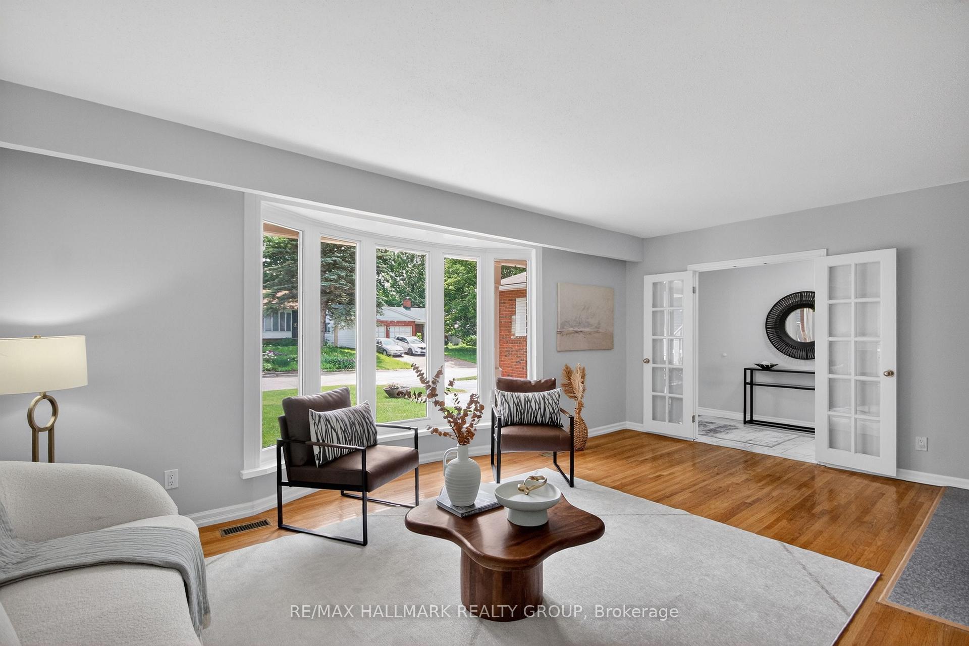 Photo 5 of 37 Parkwood Crescent, Ottawa, Blackburn Hamlet — HOMEH