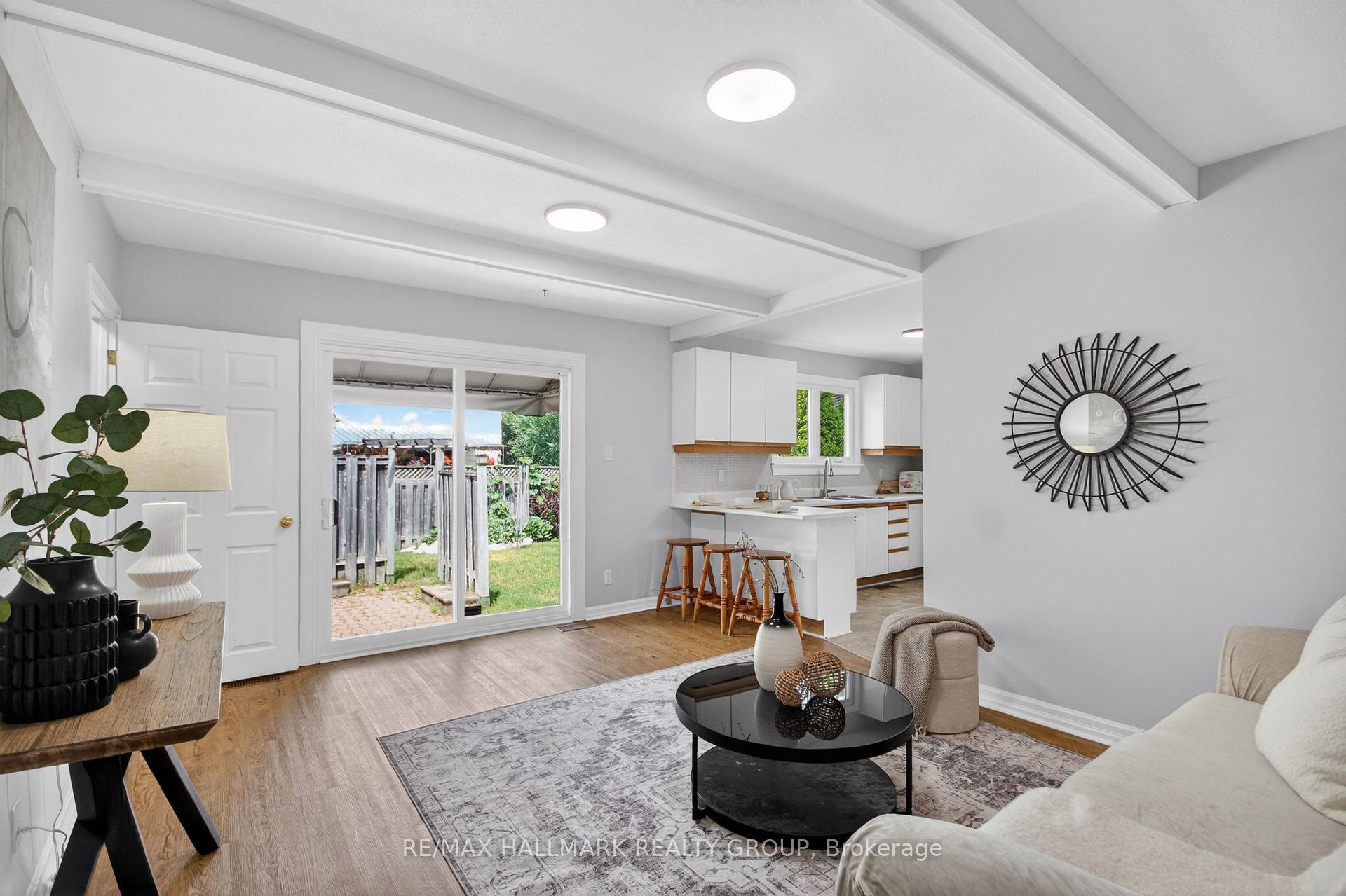 Photo 13 of 37 Parkwood Crescent, Ottawa, Blackburn Hamlet — HOMEH