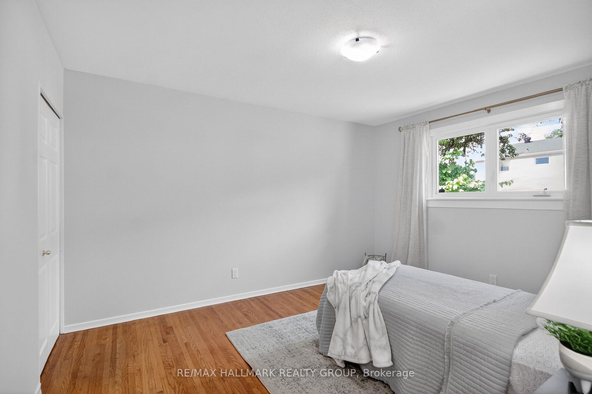 Photo 19 of 37 Parkwood Crescent, Ottawa, Blackburn Hamlet — HOMEH