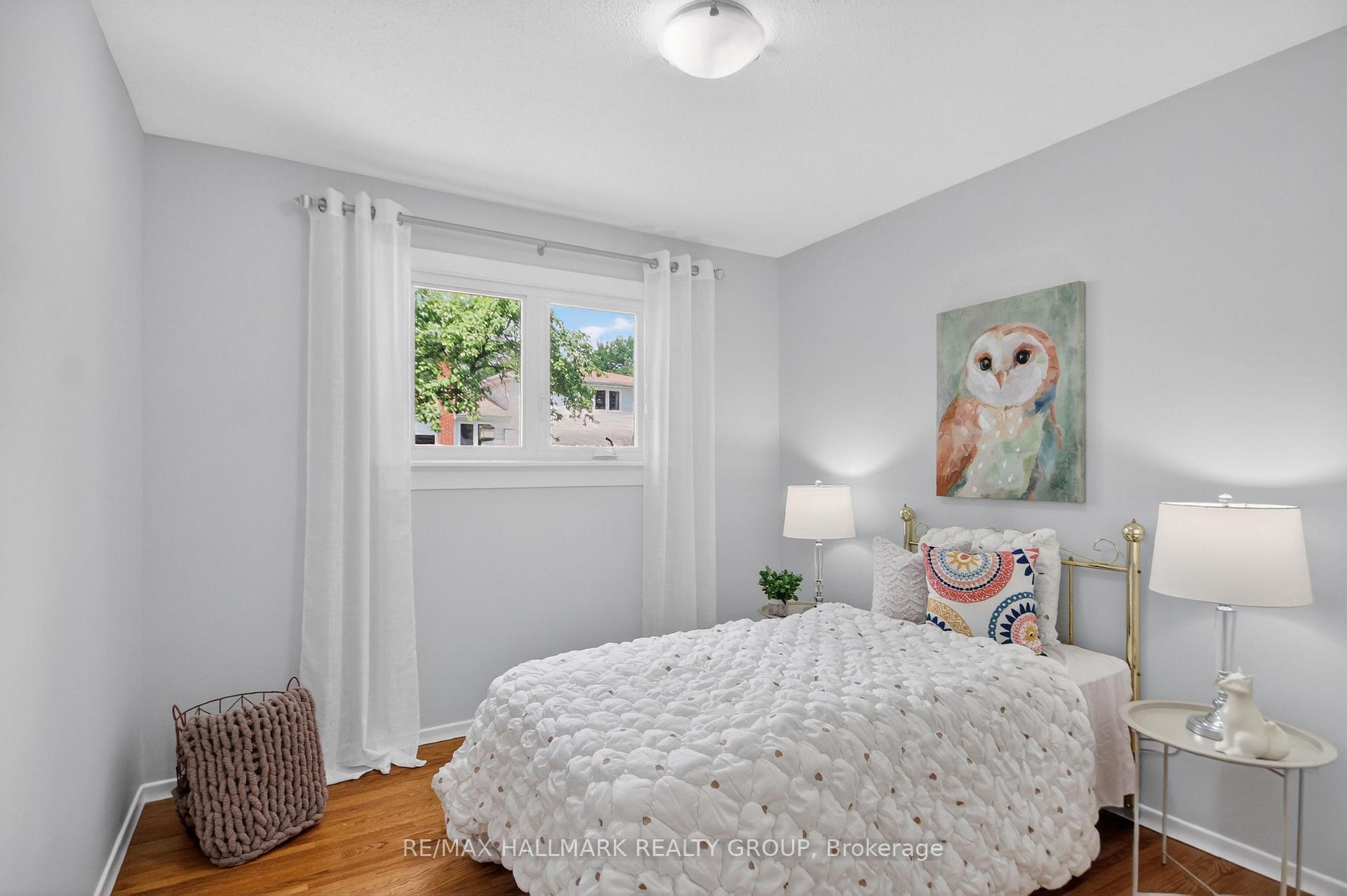 Photo 21 of 37 Parkwood Crescent, Ottawa, Blackburn Hamlet — HOMEH