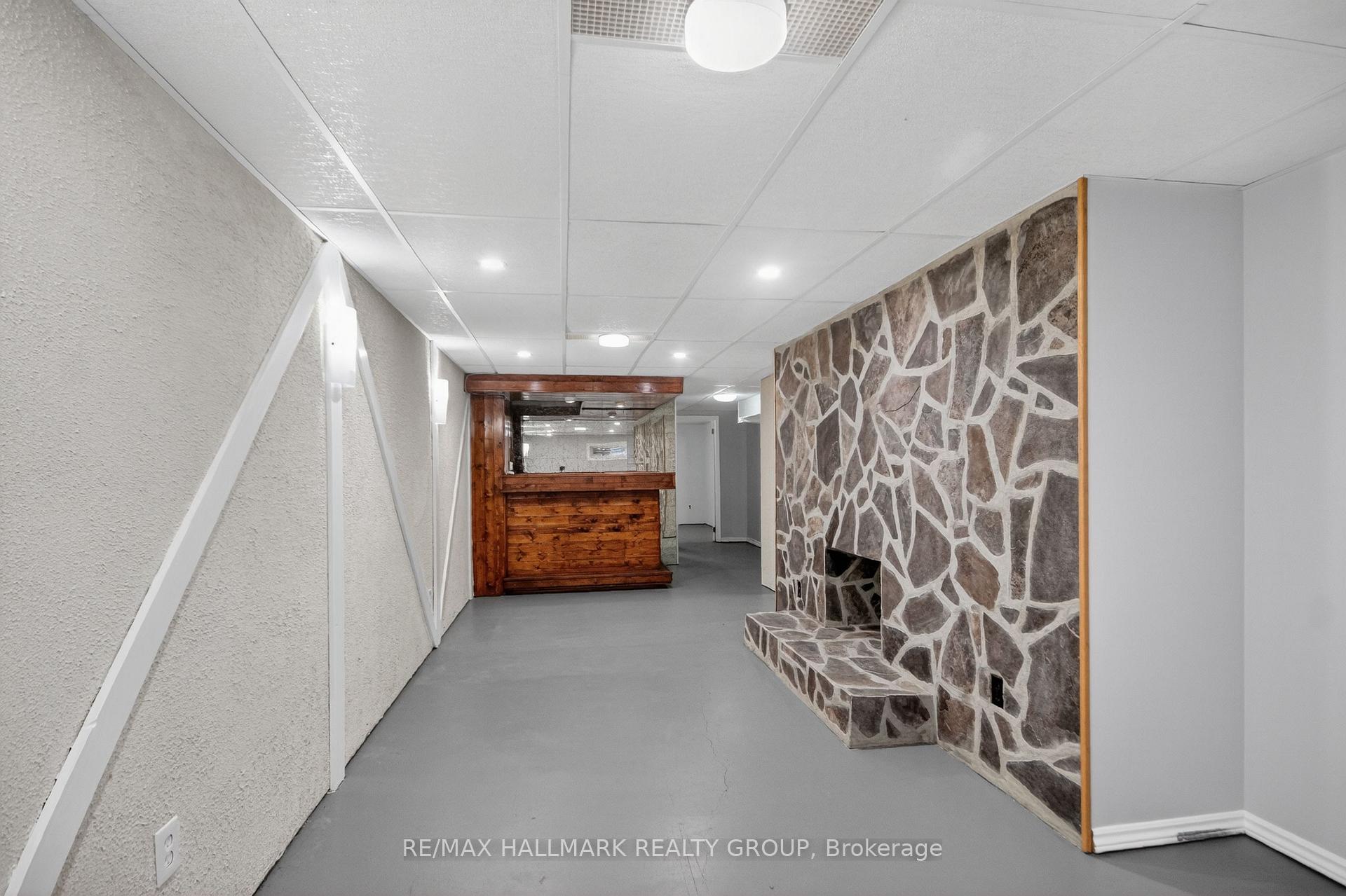 Photo 25 of 37 Parkwood Crescent, Ottawa, Blackburn Hamlet — HOMEH