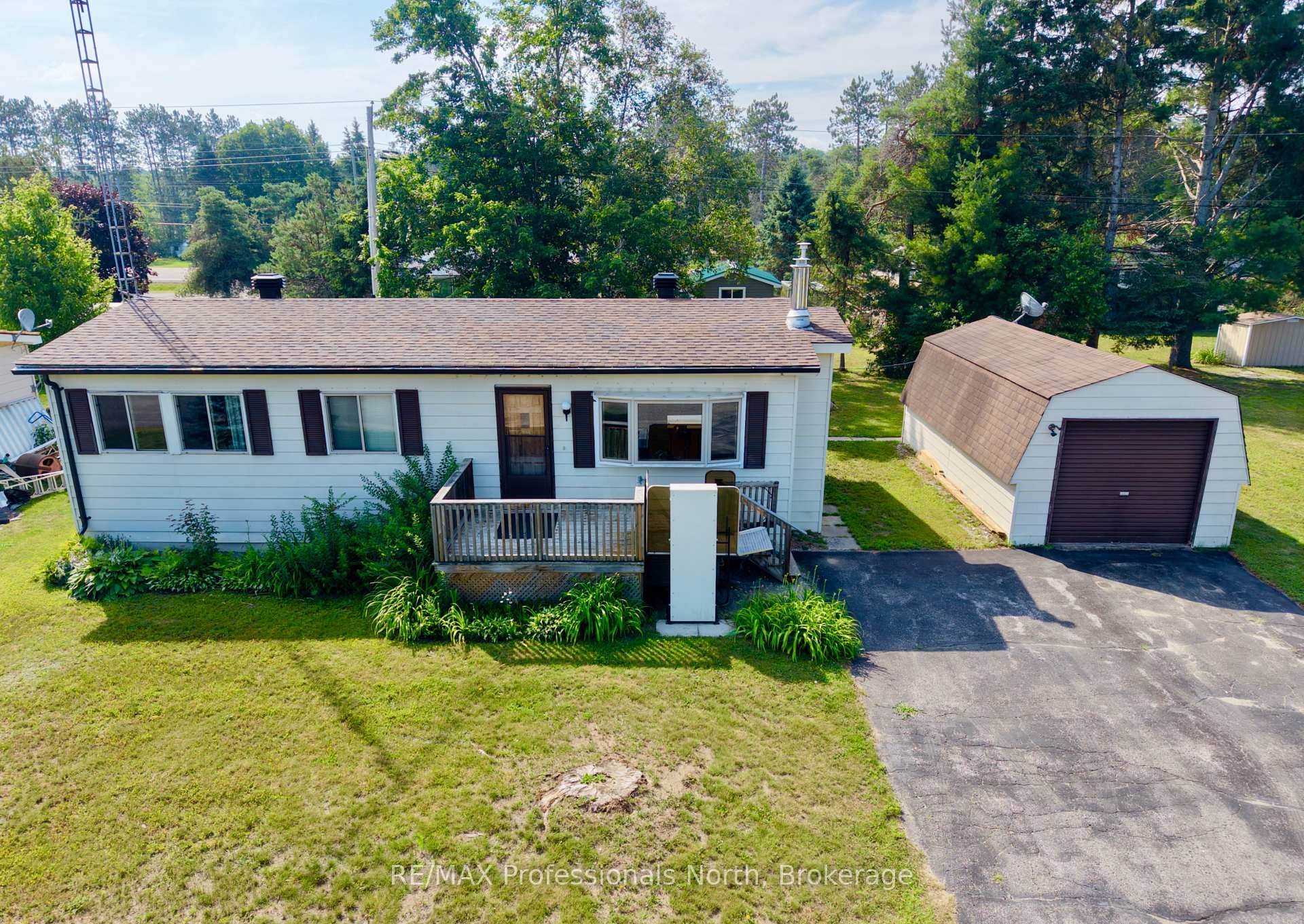 Photo 1 of 1034 Eighth Lane, Minden Hills, Lutterworth — HOMEH
