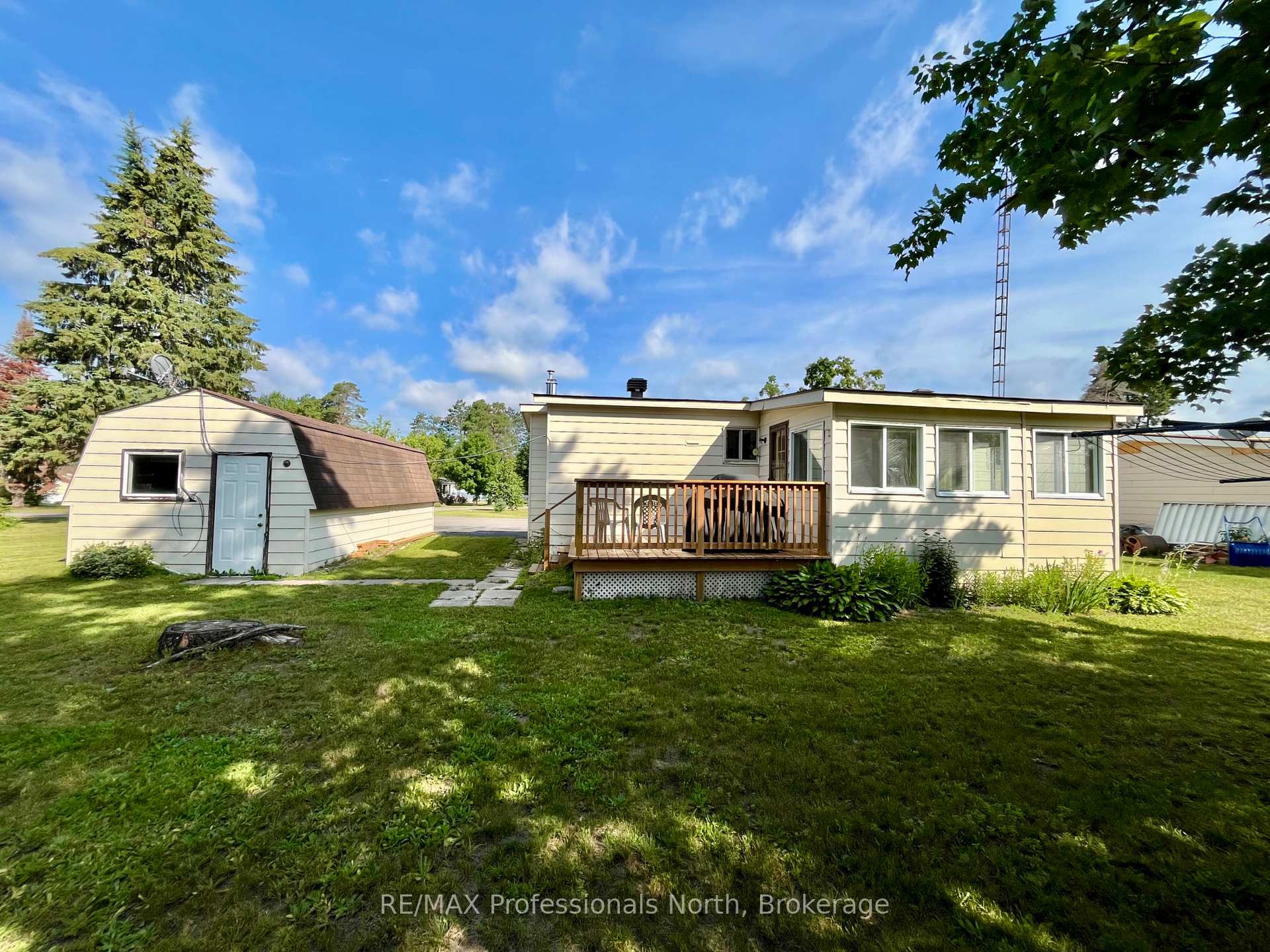 Photo 4 of 1034 Eighth Lane, Minden Hills, Lutterworth — HOMEH
