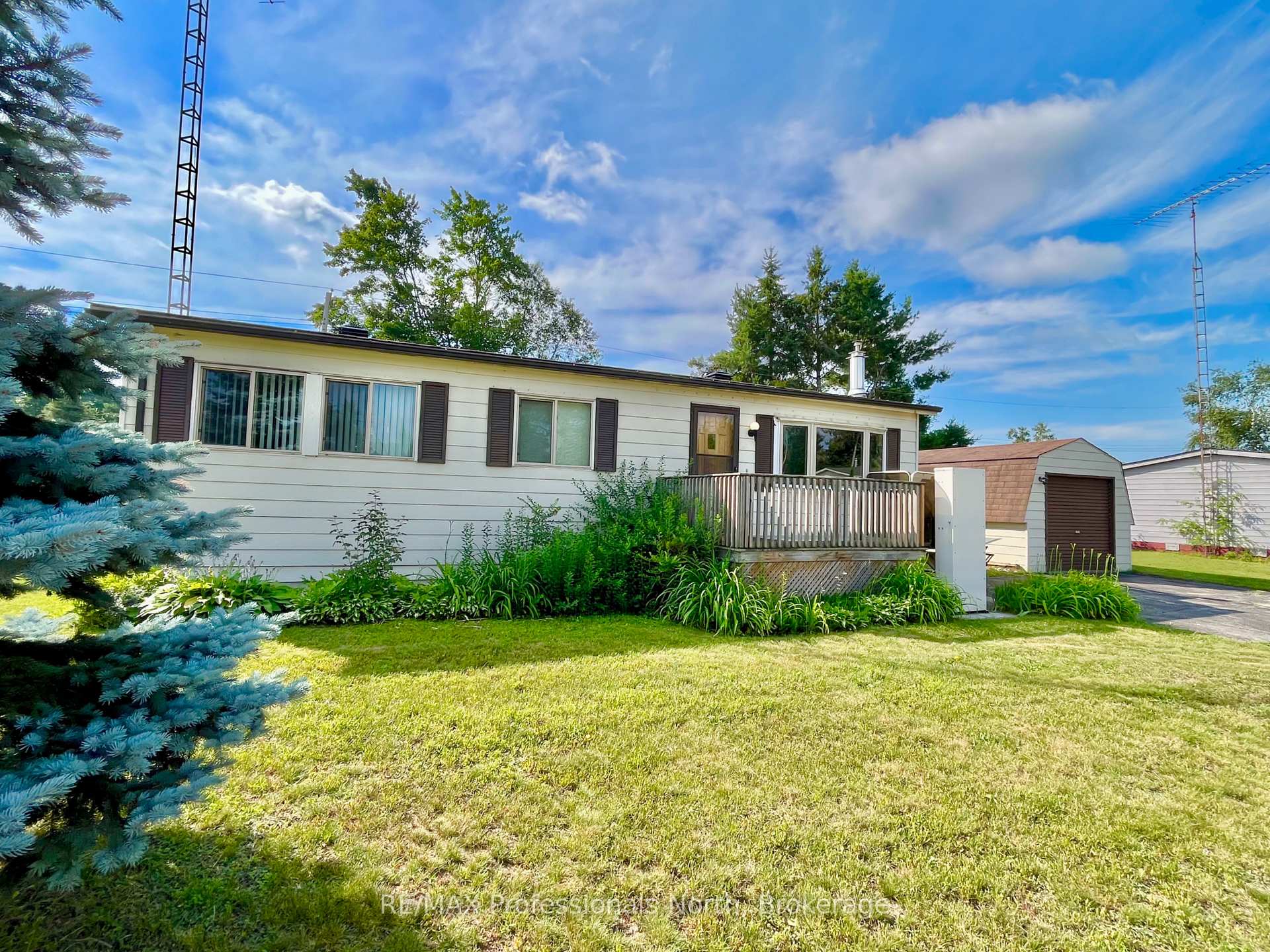 Photo 7 of 1034 Eighth Lane, Minden Hills, Lutterworth — HOMEH