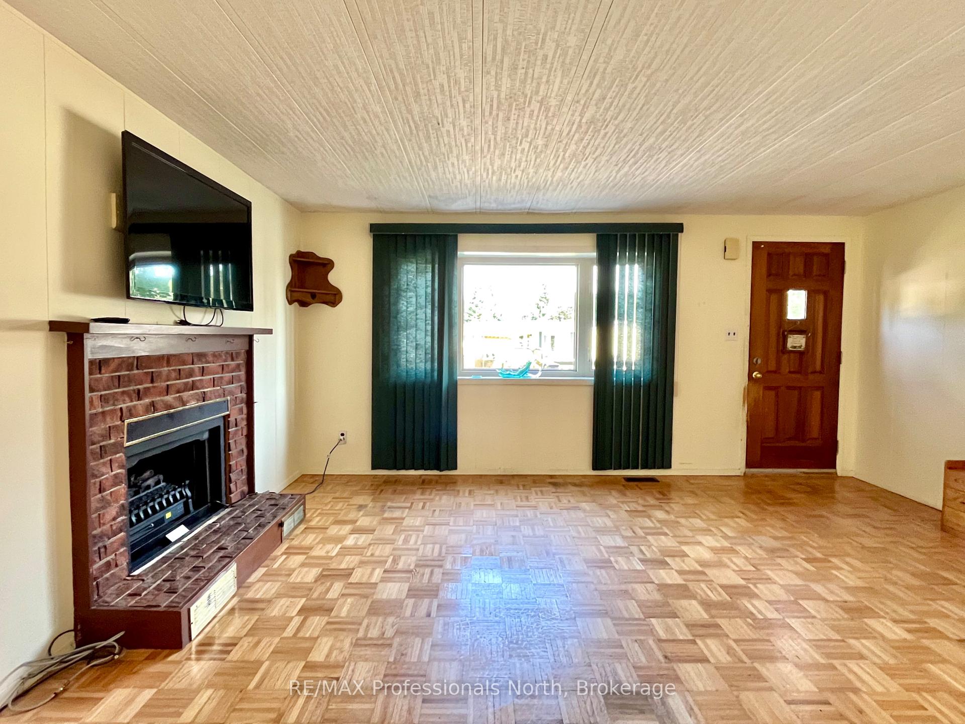 Photo 13 of 1034 Eighth Lane, Minden Hills, Lutterworth — HOMEH