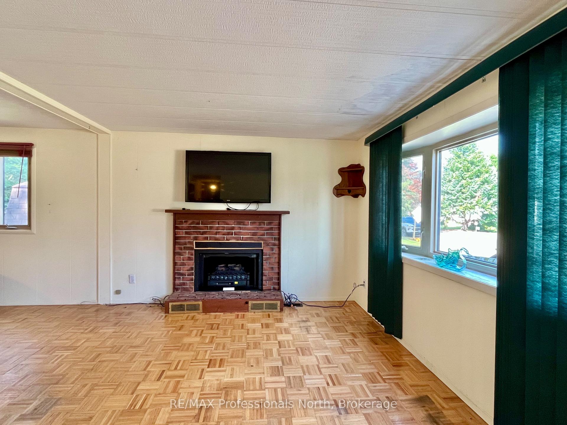 Photo 16 of 1034 Eighth Lane, Minden Hills, Lutterworth — HOMEH