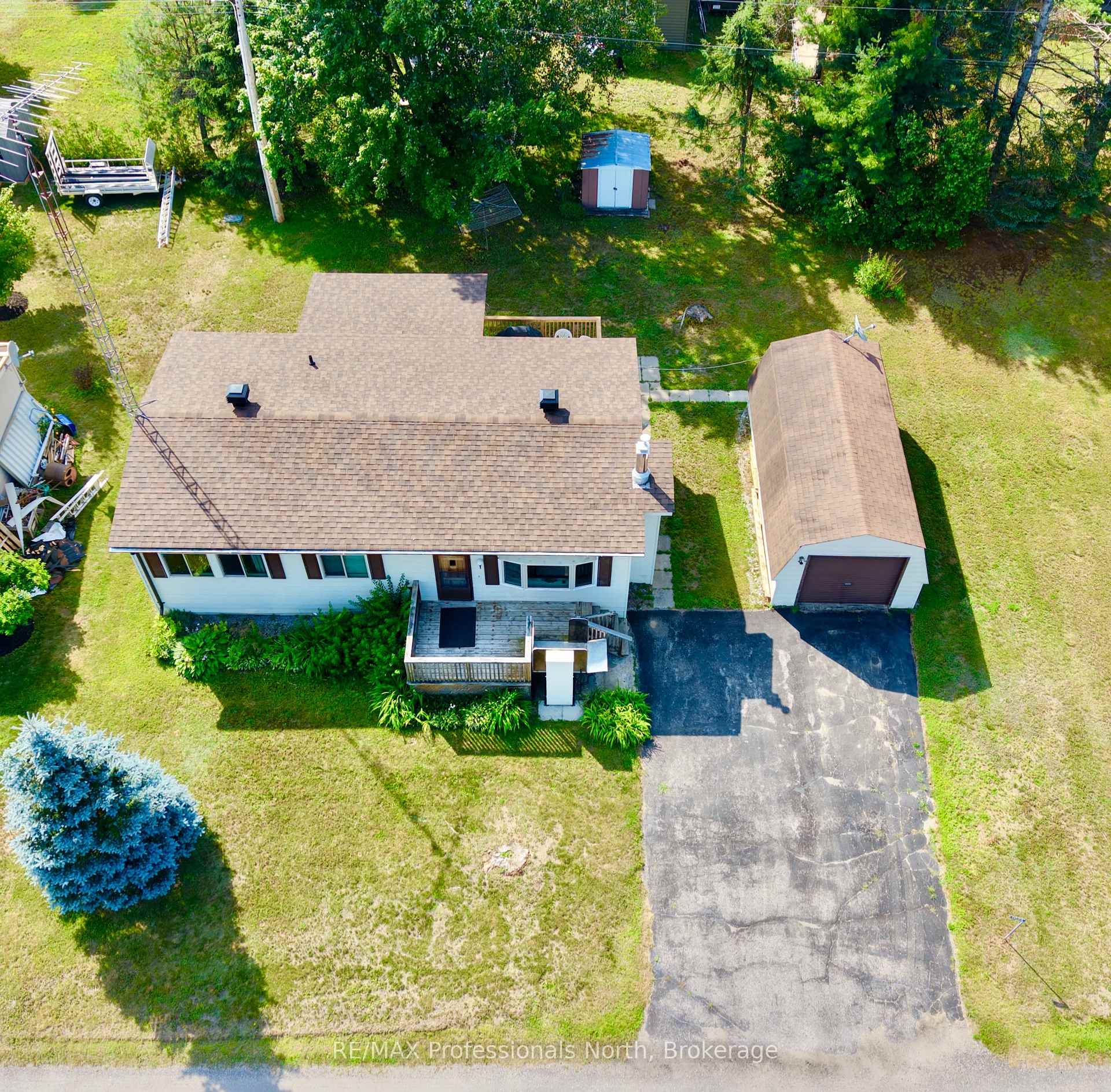 Photo 41 of 1034 Eighth Lane, Minden Hills, Lutterworth — HOMEH